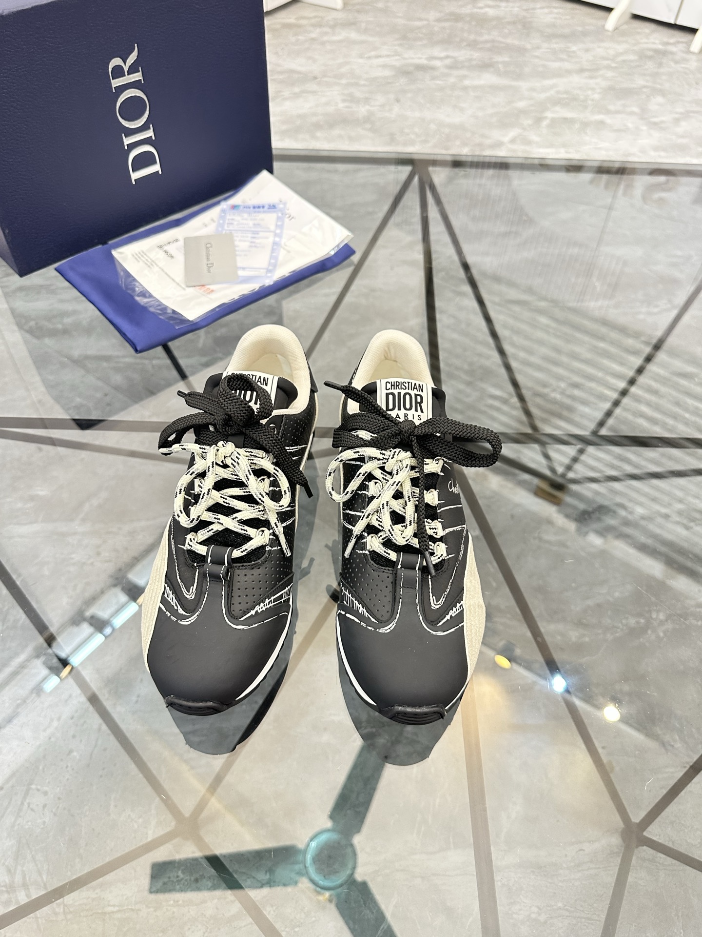 Precio de venta: P220 Marca: Dior* mocasines de caña bajaTalla: 38-44(se puede personalizar hasta 45