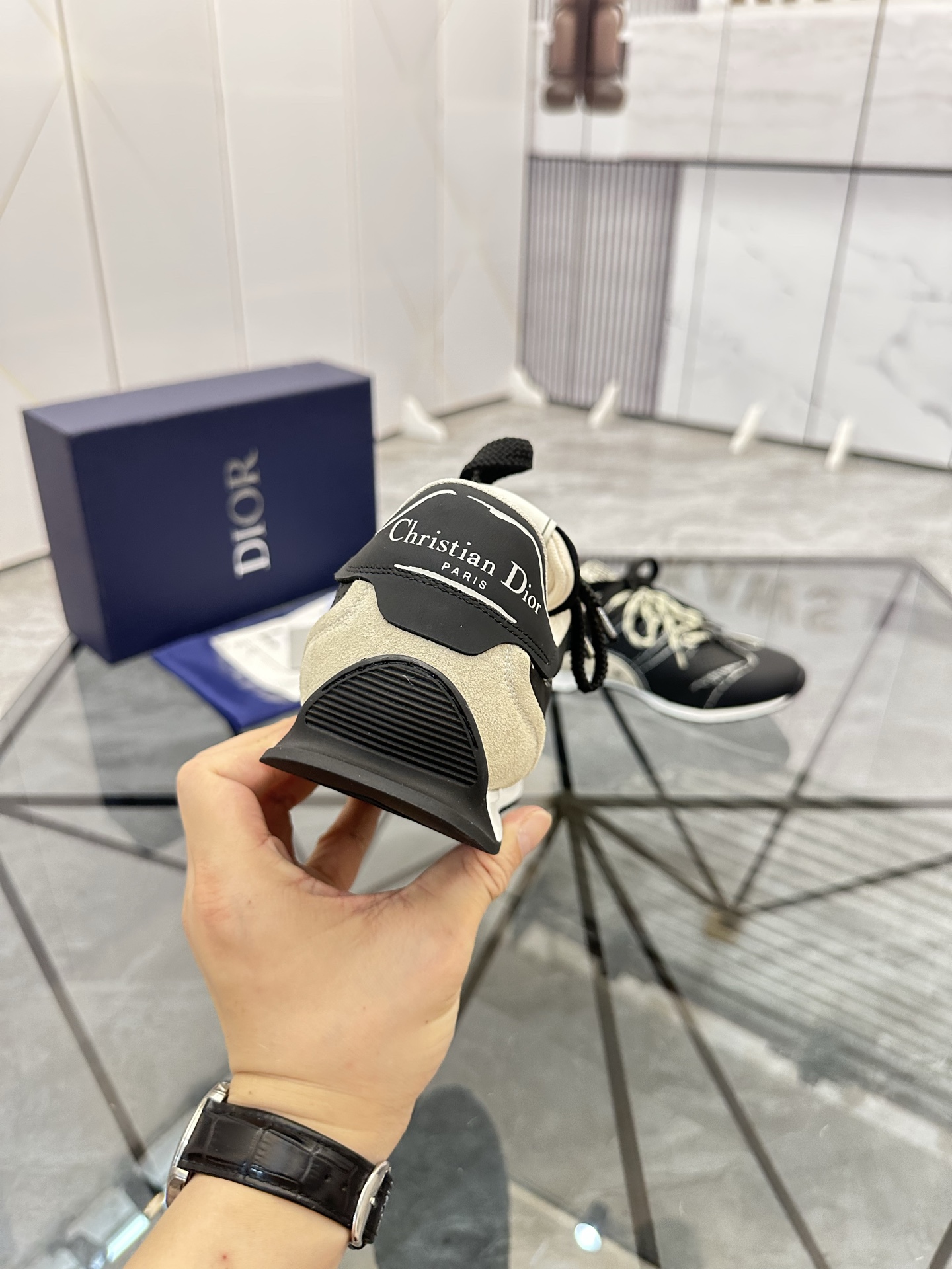 Precio de venta: P220 Marca: Dior* mocasines de caña bajaTalla: 38-44(se puede personalizar hasta 45