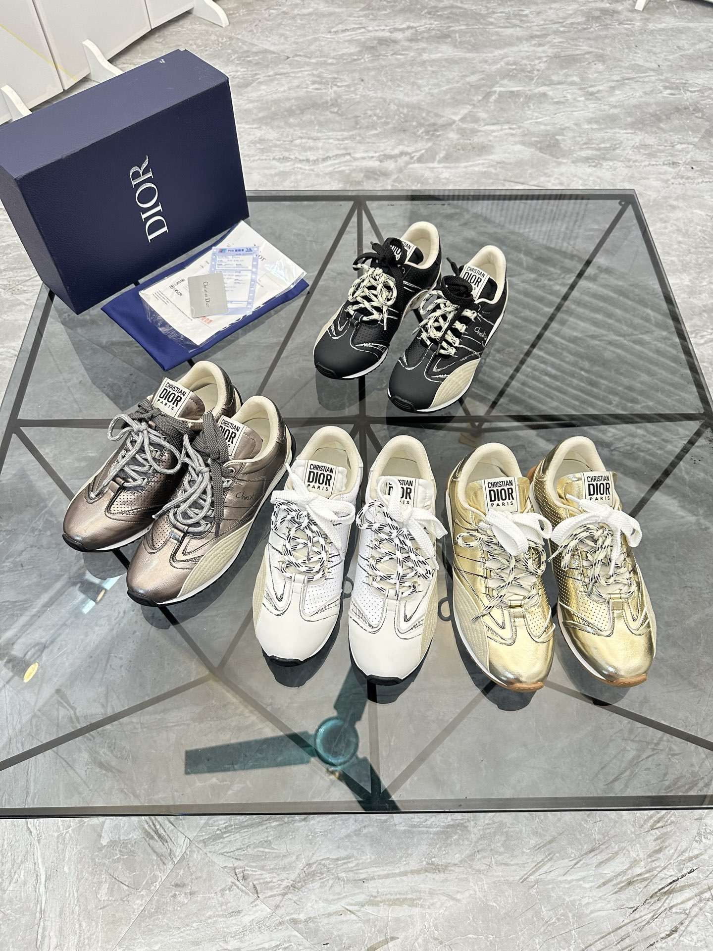 Precio de venta: P220 Marca: Dior* mocasines de caña bajaTalla: 38-44(se puede personalizar hasta 45