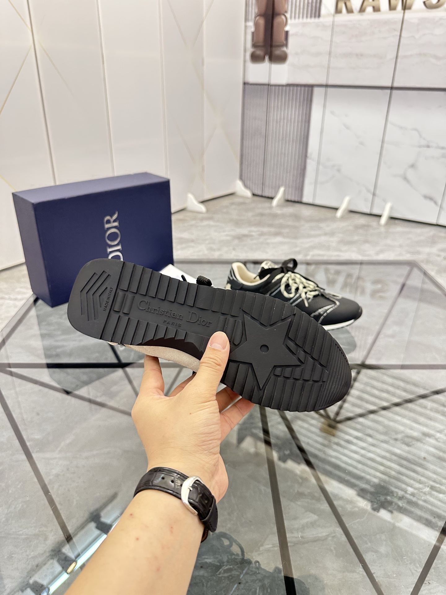 Precio de venta: P220 Marca: Dior* mocasines de caña bajaTalla: 38-44(se puede personalizar hasta 45