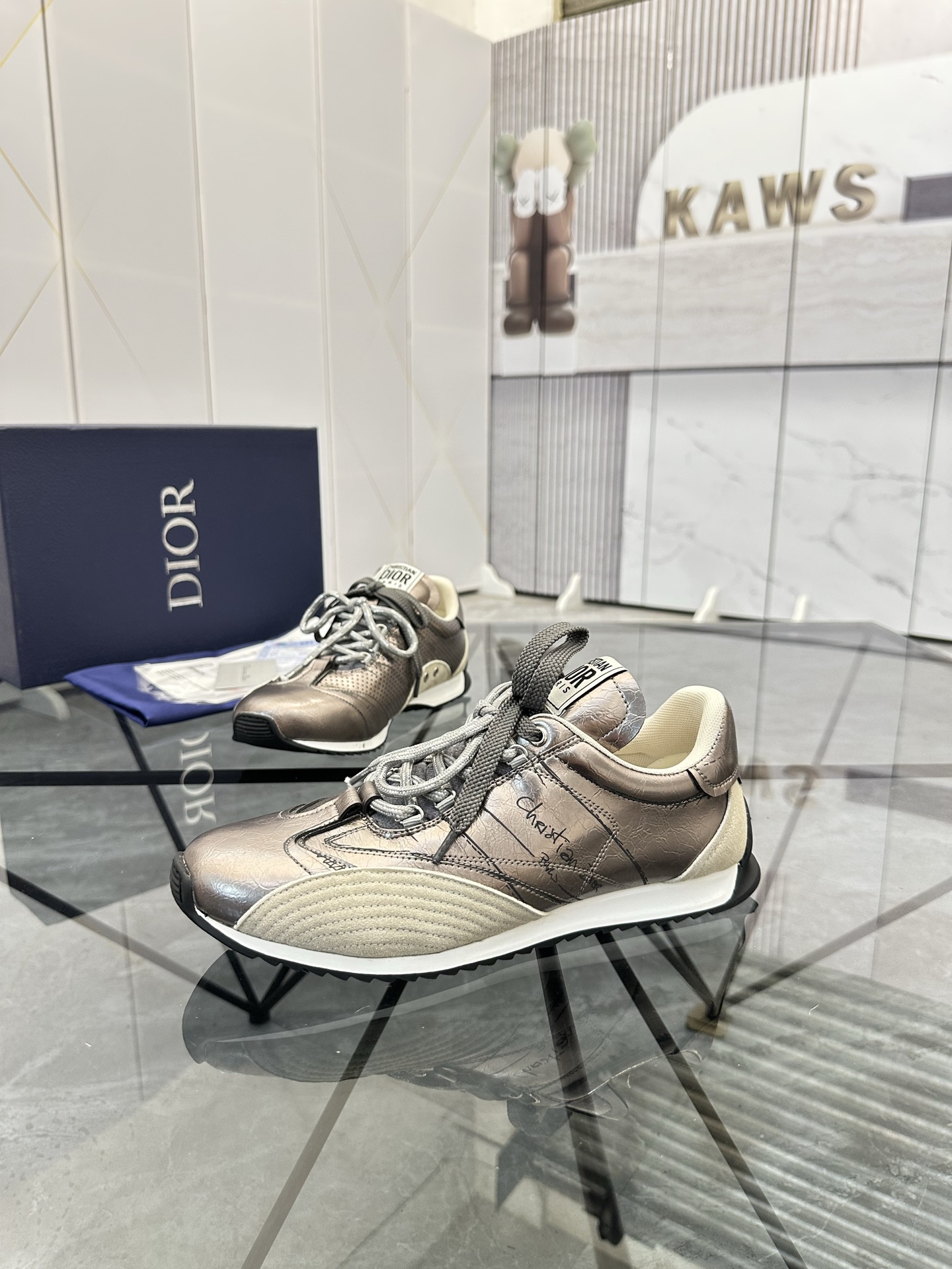 Precio de venta: P220 Marca: Dior* mocasines de caña bajaTalla: 38-44(se puede personalizar hasta 45