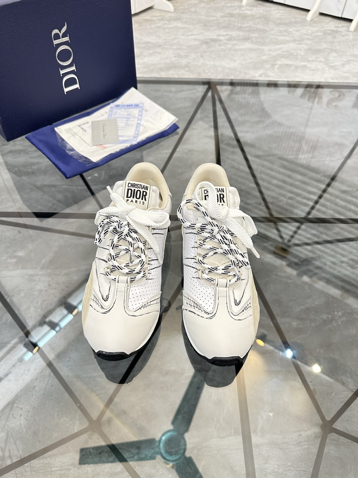 Precio de venta: P220 Marca: Dior* mocasines de caña bajaTalla: 38-44(se puede personalizar hasta 45