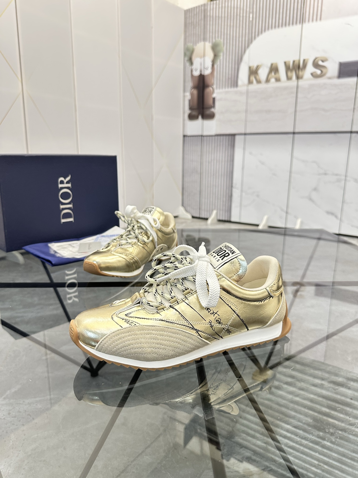Precio de venta: P220 Marca: Dior* mocasines de caña bajaTalla: 38-44(se puede personalizar hasta 45