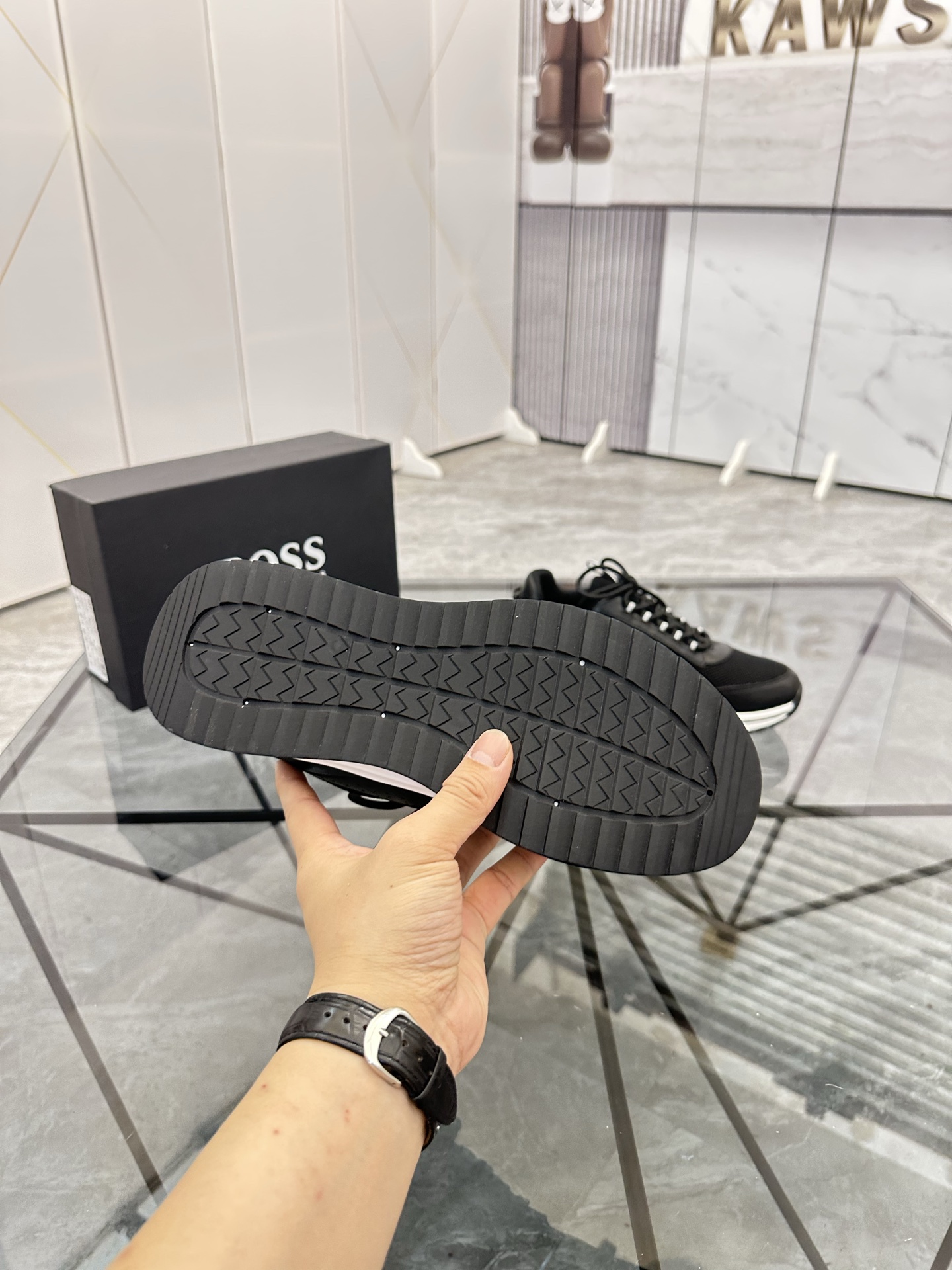 Precio de venta: P180 Marca: Boss* "BOSS*" lowtop casual shoes Talla: 39-45 (se puede personalizar h