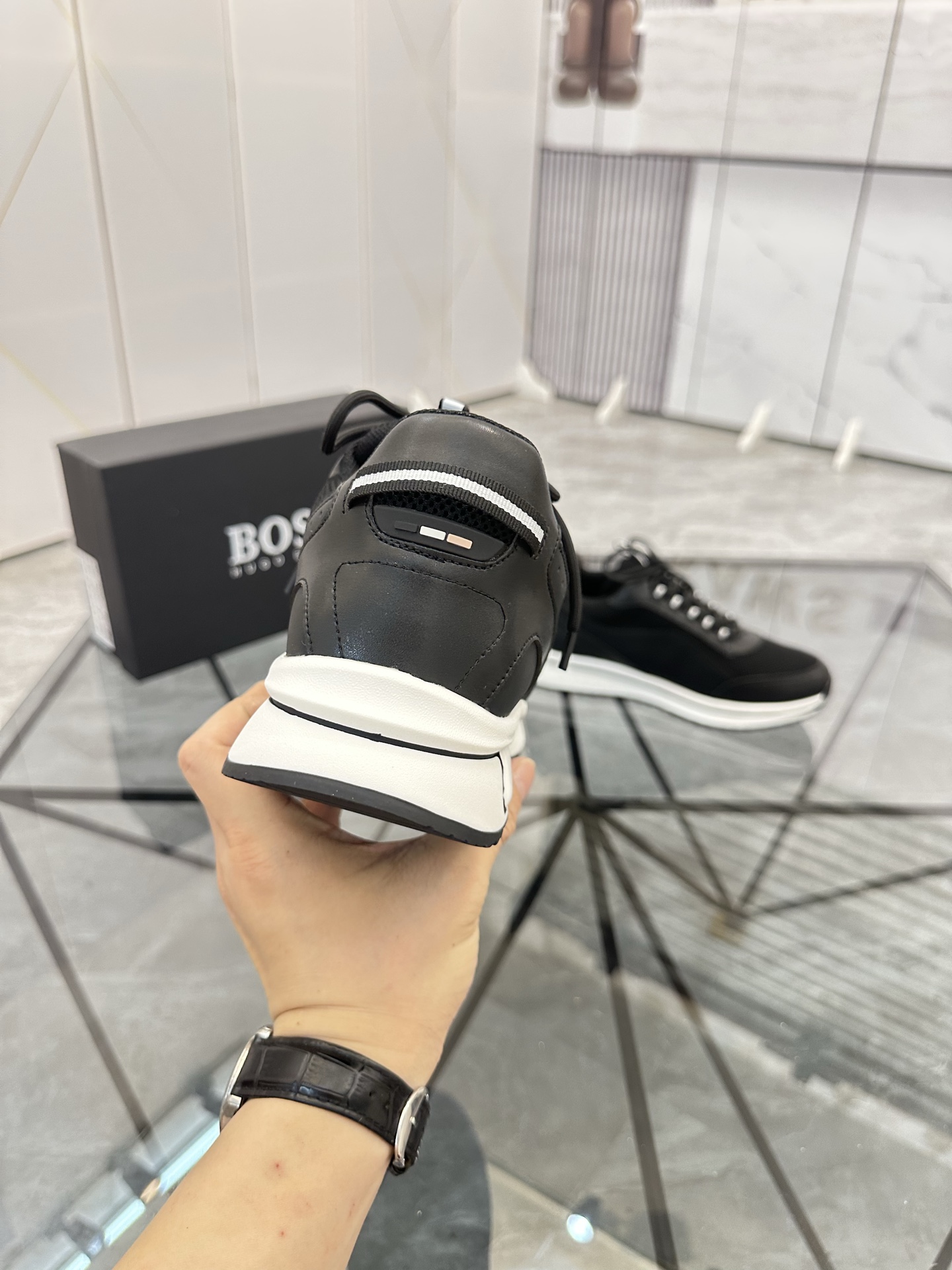 Precio de venta: P180 Marca: Boss* "BOSS*" lowtop casual shoes Talla: 39-45 (se puede personalizar h