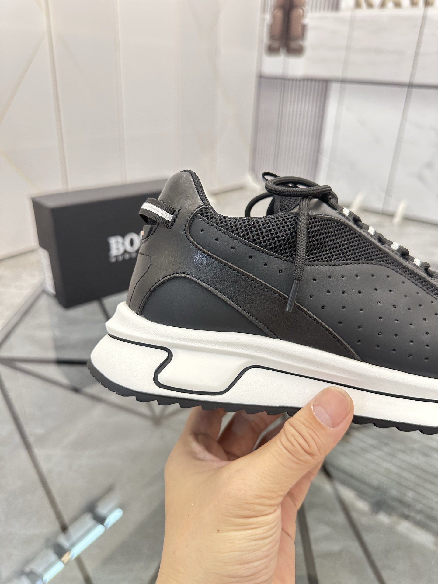 Precio de venta: P180 Marca: Boss* "BOSS*" lowtop casual shoes Talla: 39-45 (se puede personalizar h
