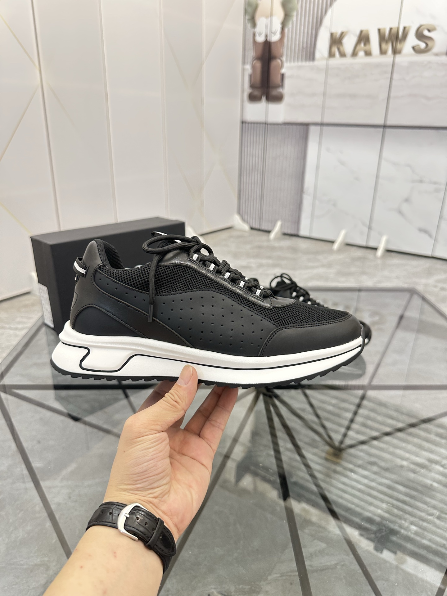 Precio de venta: P180 Marca: Boss* "BOSS*" lowtop casual shoes Talla: 39-45 (se puede personalizar h