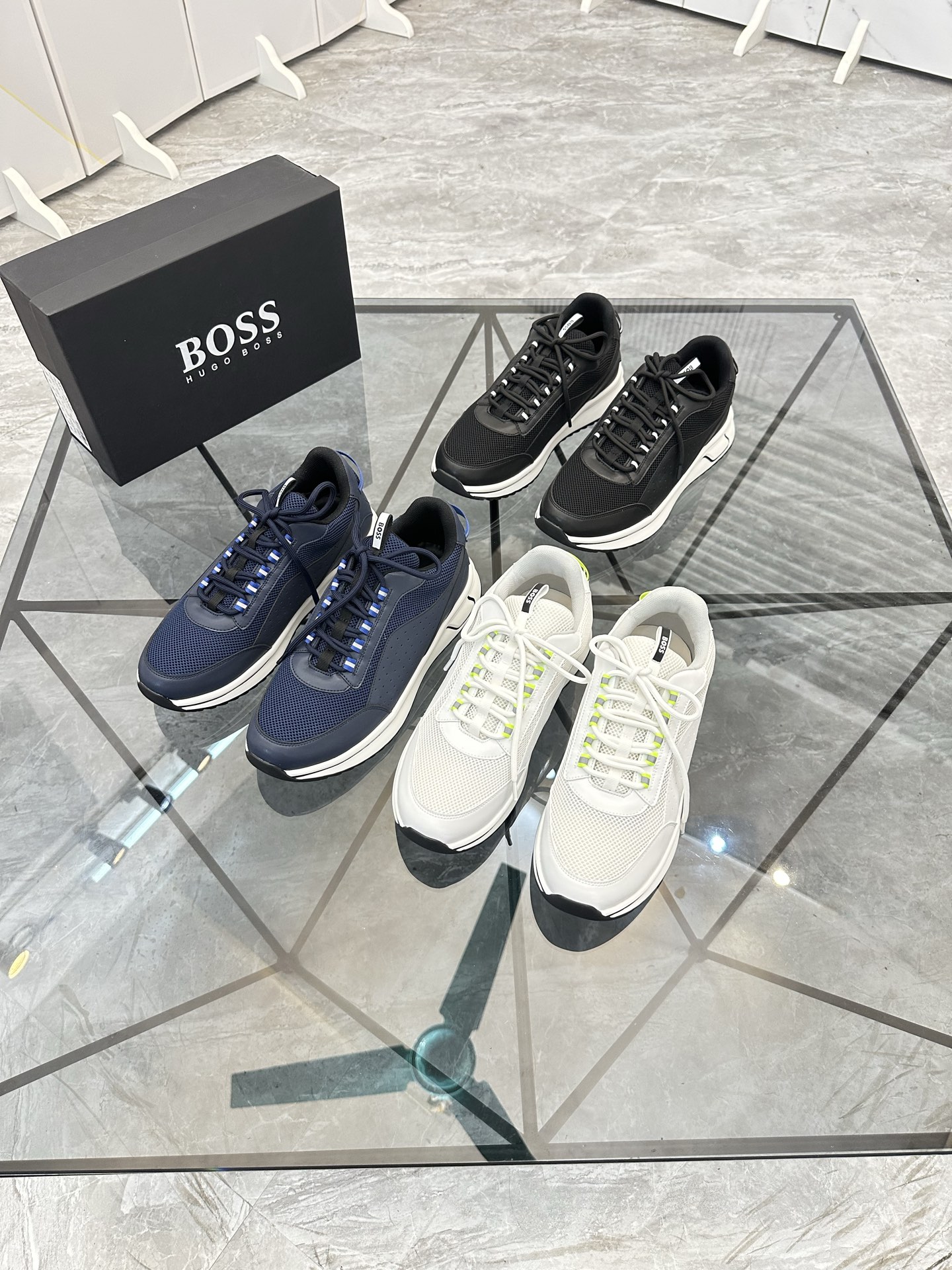 Precio de venta: P180 Marca: Boss* "BOSS*" lowtop casual shoes Talla: 39-45 (se puede personalizar h