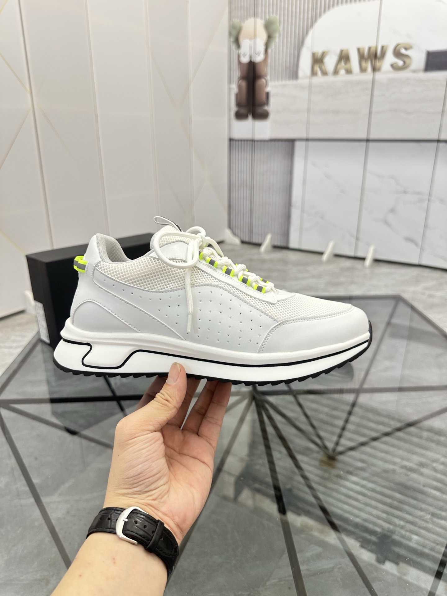 Precio de venta: P180 Marca: Boss* "BOSS*" lowtop casual shoes Talla: 39-45 (se puede personalizar h