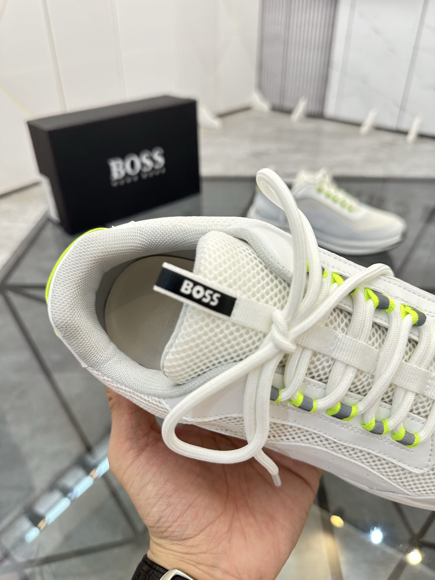Precio de venta: P180 Marca: Boss* "BOSS*" lowtop casual shoes Talla: 39-45 (se puede personalizar h