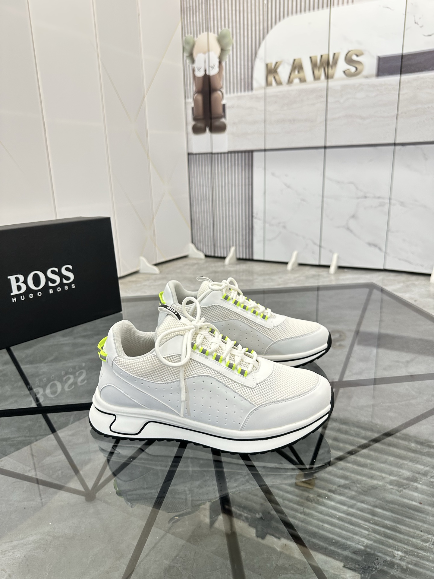 Precio de venta: P180 Marca: Boss* "BOSS*" lowtop casual shoes Talla: 39-45 (se puede personalizar h