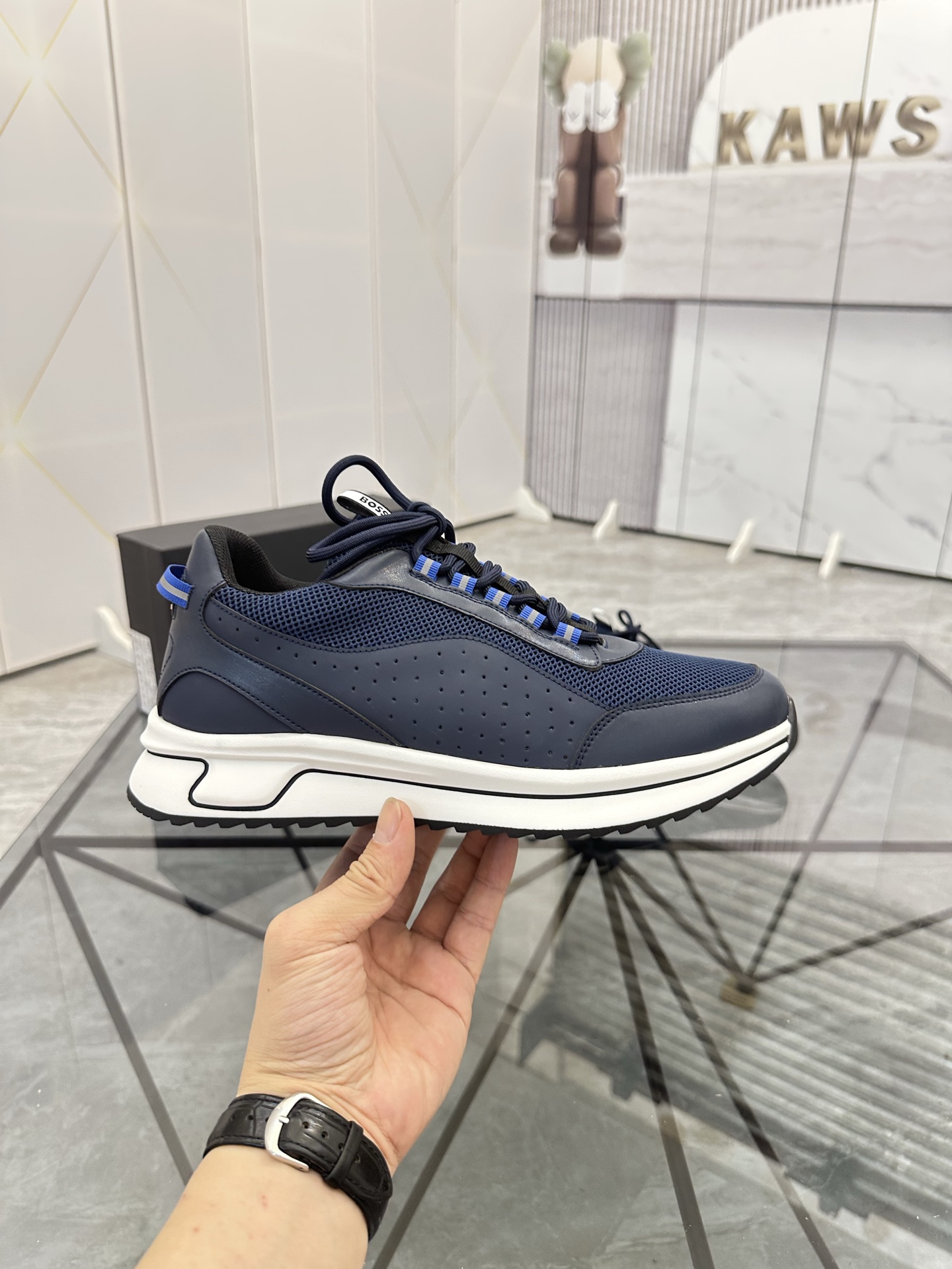 Precio de venta: P180 Marca: Boss* "BOSS*" lowtop casual shoes Talla: 39-45 (se puede personalizar h