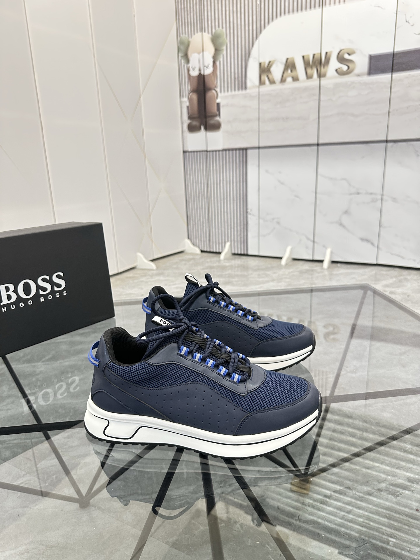 Precio de venta: P180 Marca: Boss* "BOSS*" lowtop casual shoes Talla: 39-45 (se puede personalizar h