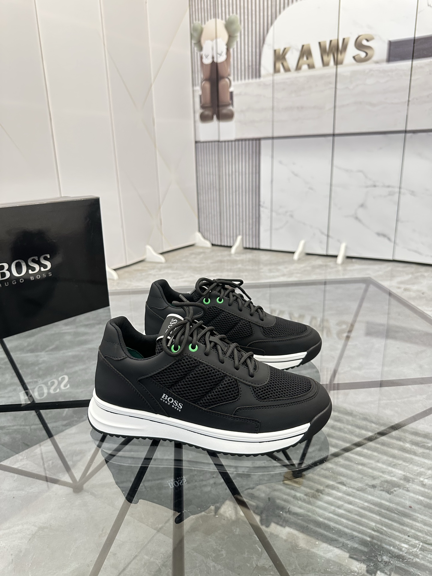 Precio de venta: P180 Marca: Boss* "BOSS*" lowtop loafersTalla: 39-45 (se puede personalizar hasta 4