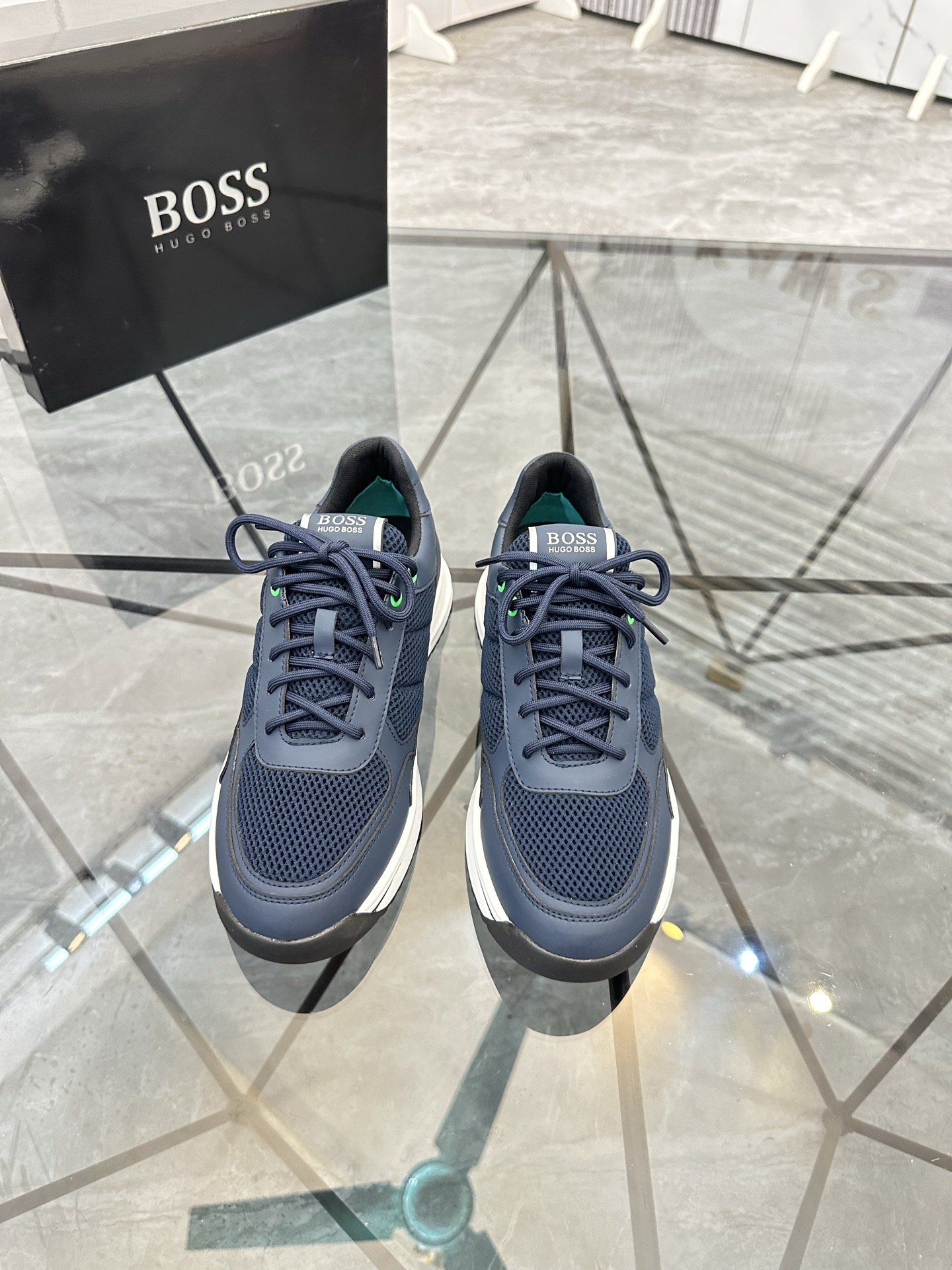 Precio de venta: P180 Marca: Boss* "BOSS*" lowtop loafersTalla: 39-45 (se puede personalizar hasta 4