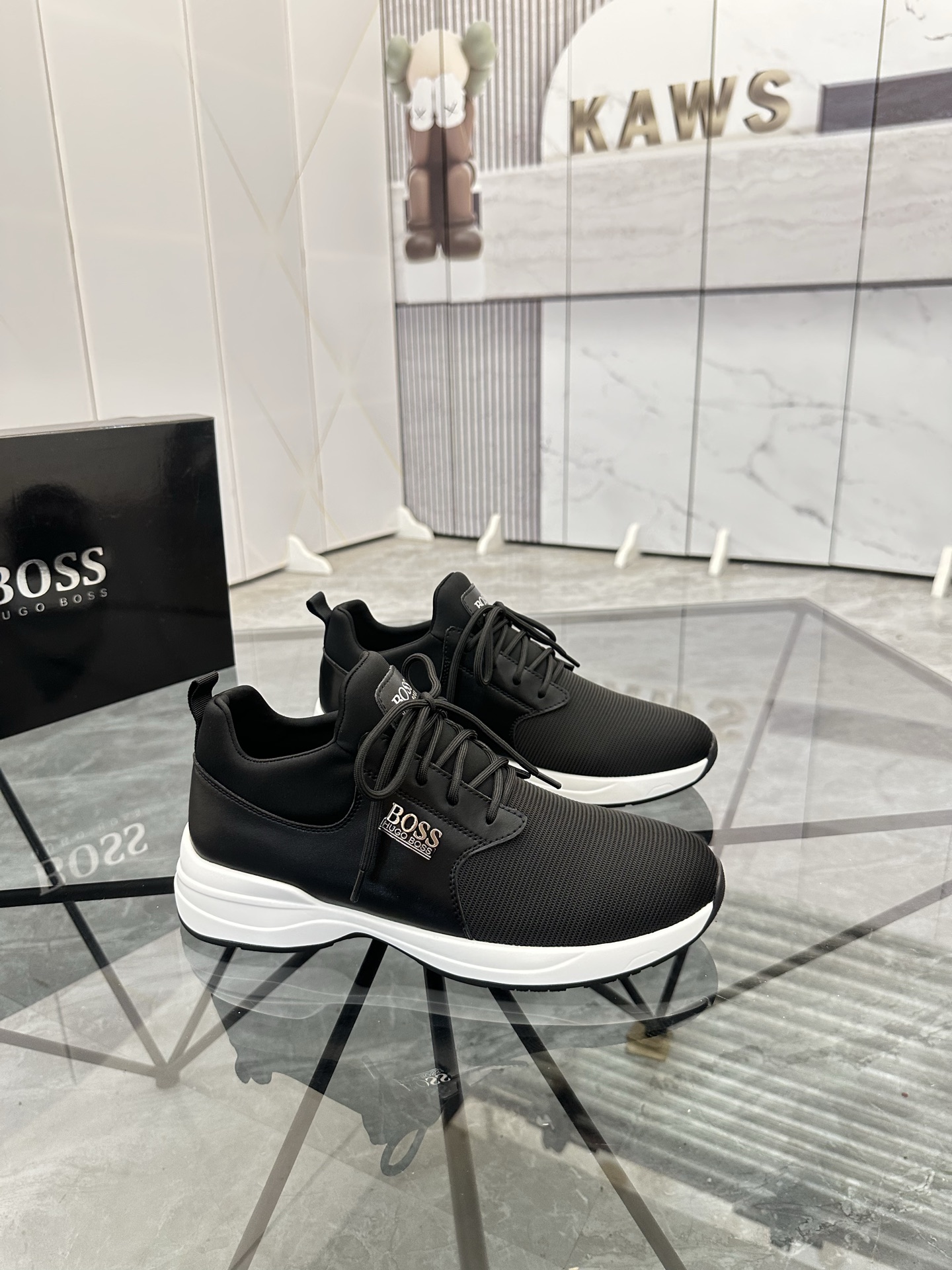 Precio de venta: P180 Marca: Boss* "BOSS*" lowtop loafersTalla: 39-45 (se puede personalizar hasta 4