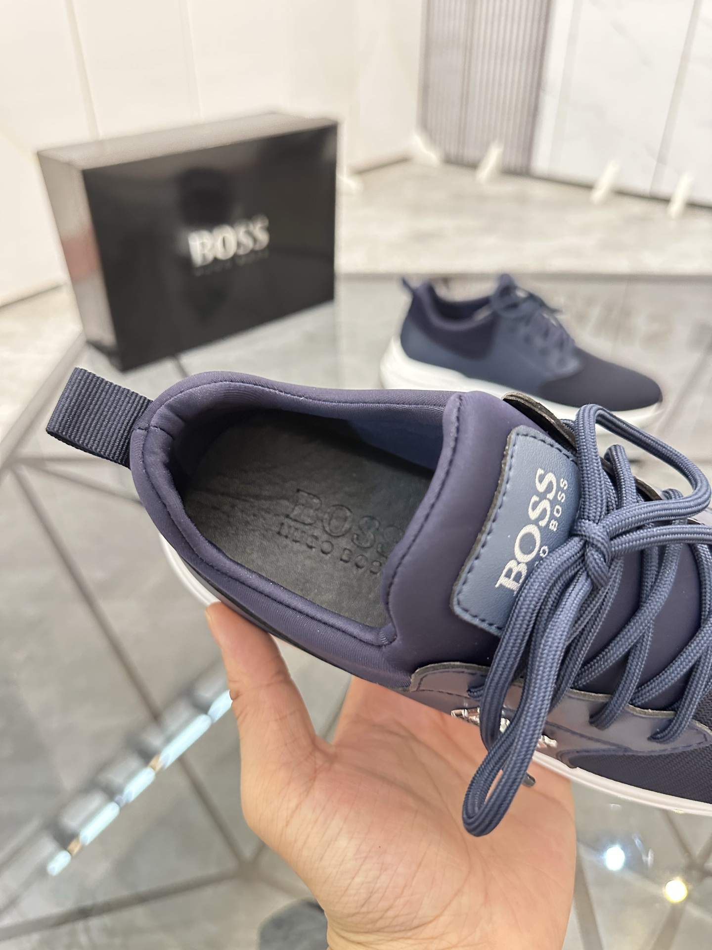 Precio de venta: P180 Marca: Boss* "BOSS*" lowtop loafersTalla: 39-45 (se puede personalizar hasta 4