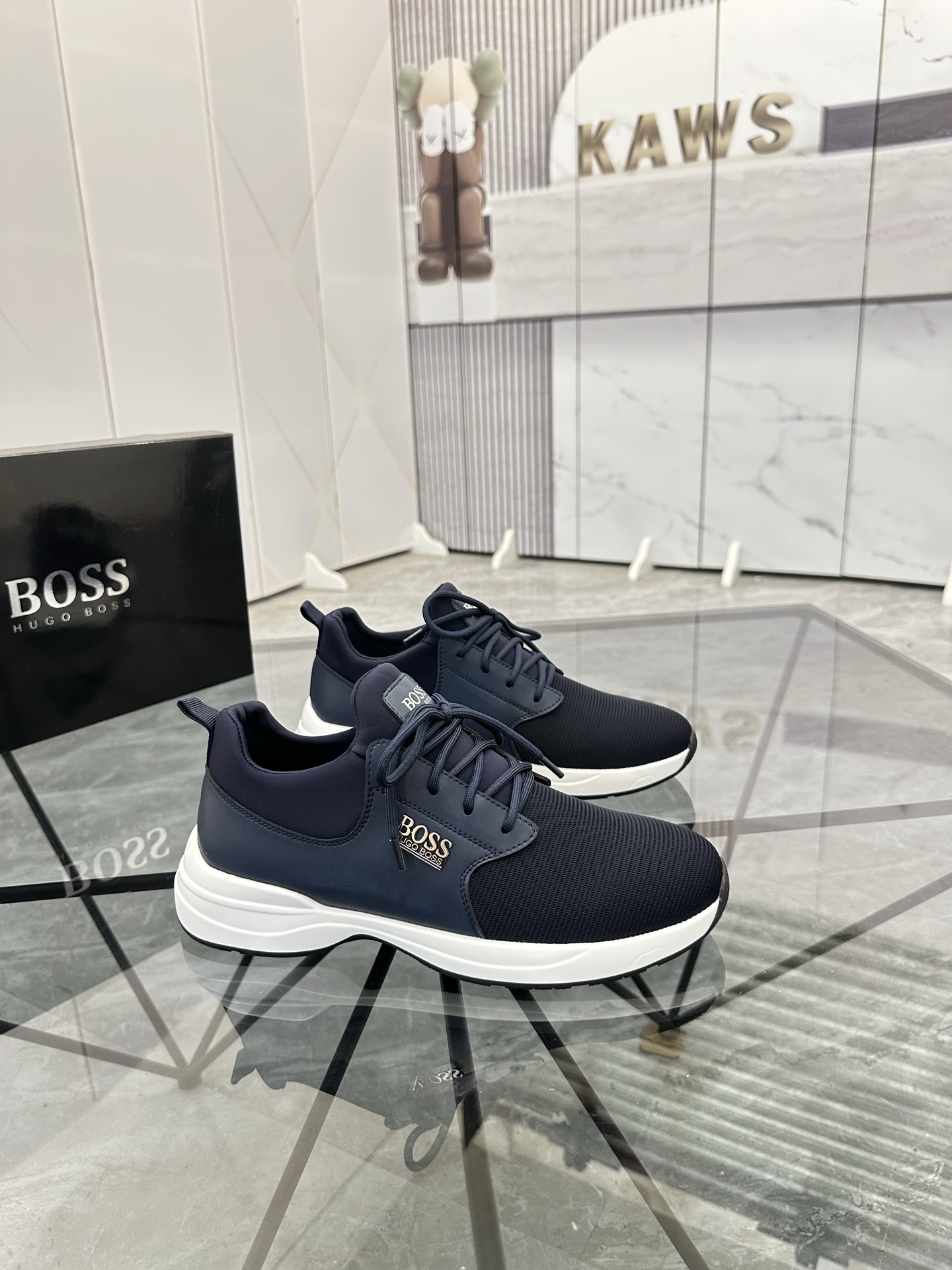 Precio de venta: P180 Marca: Boss* "BOSS*" lowtop loafersTalla: 39-45 (se puede personalizar hasta 4