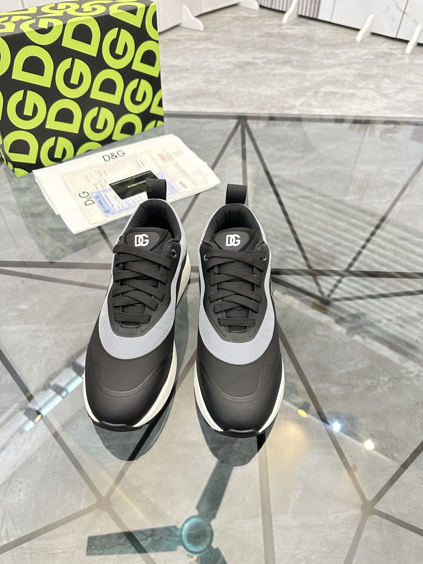 Precio de venta: P230 Marca comercial: DG* "Dolce & Gabbana*" Low-top Casual Shoes Talla: 38-44(se p