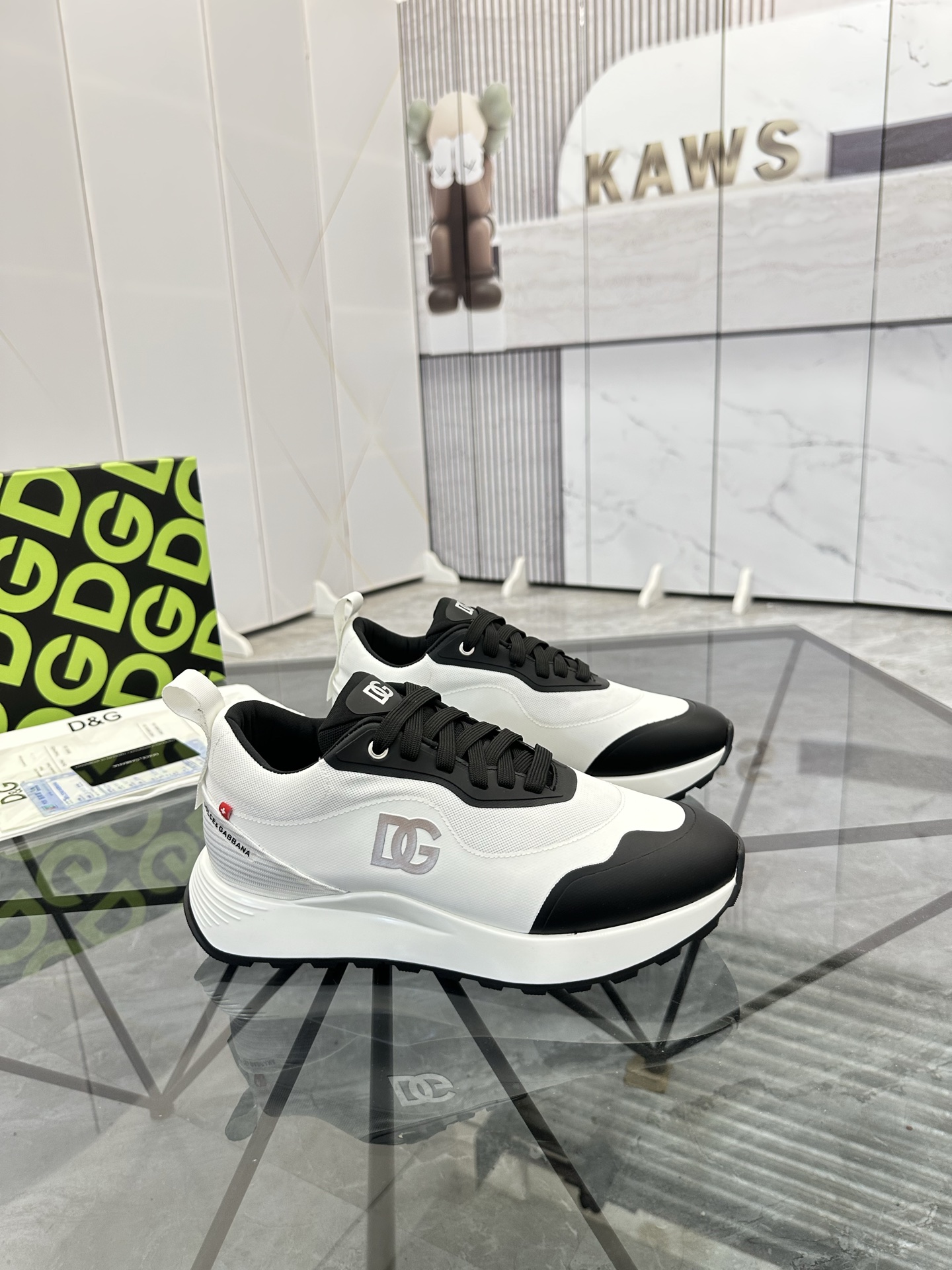 Precio de venta: P230 Marca comercial: DG* "Dolce & Gabbana*" Low-top Casual Shoes Talla: 38-44(se p