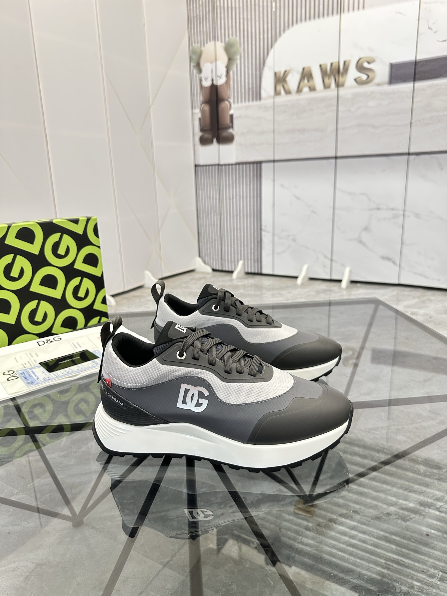 Precio de venta: P230 Marca comercial: DG* "Dolce & Gabbana*" Low-top Casual Shoes Talla: 38-44(se p