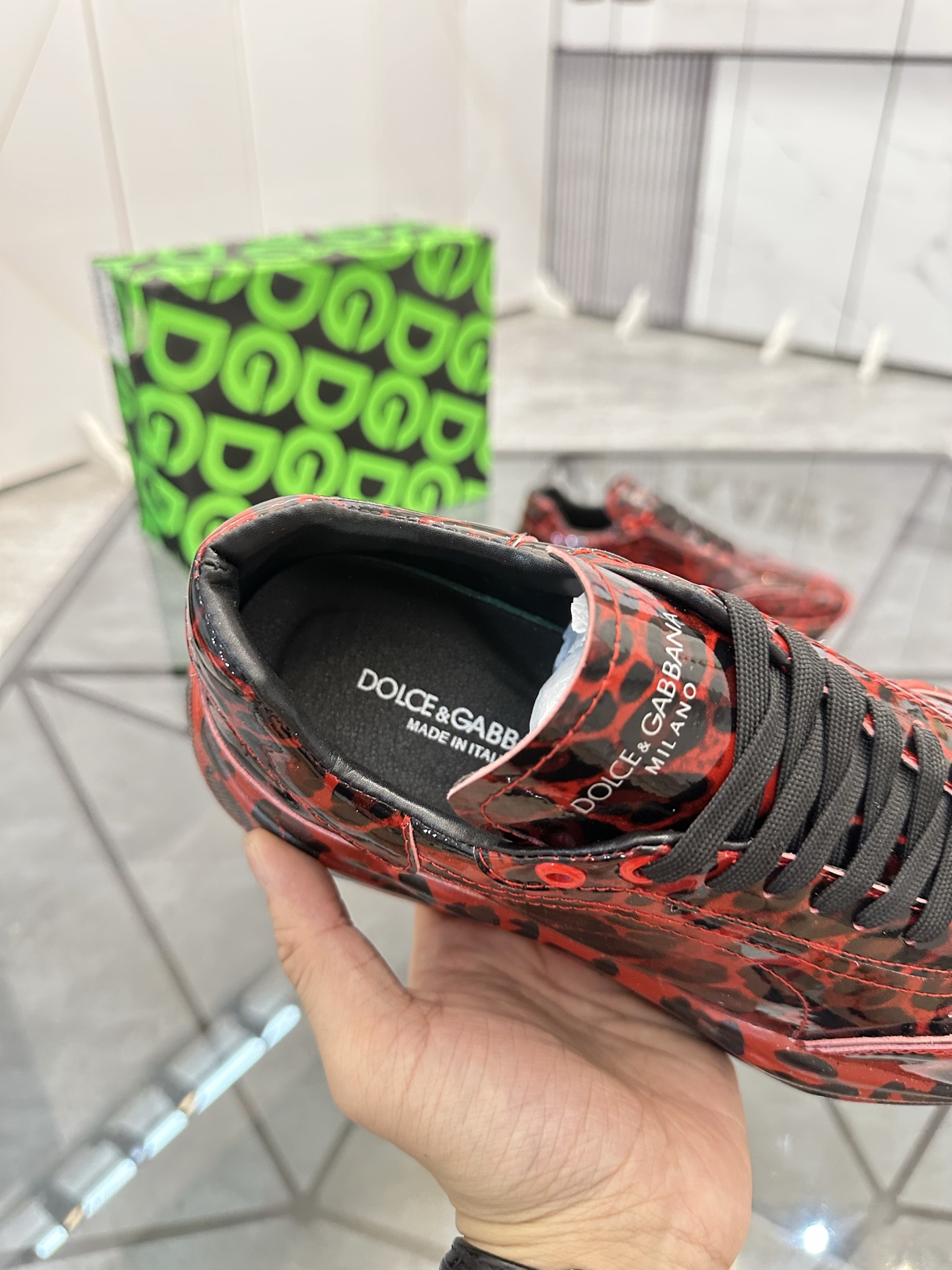Precio de venta: P230 Marca: DG "Dolce & Gabbana*" lowtop casual shoes Talla: 35-45 (se puede person