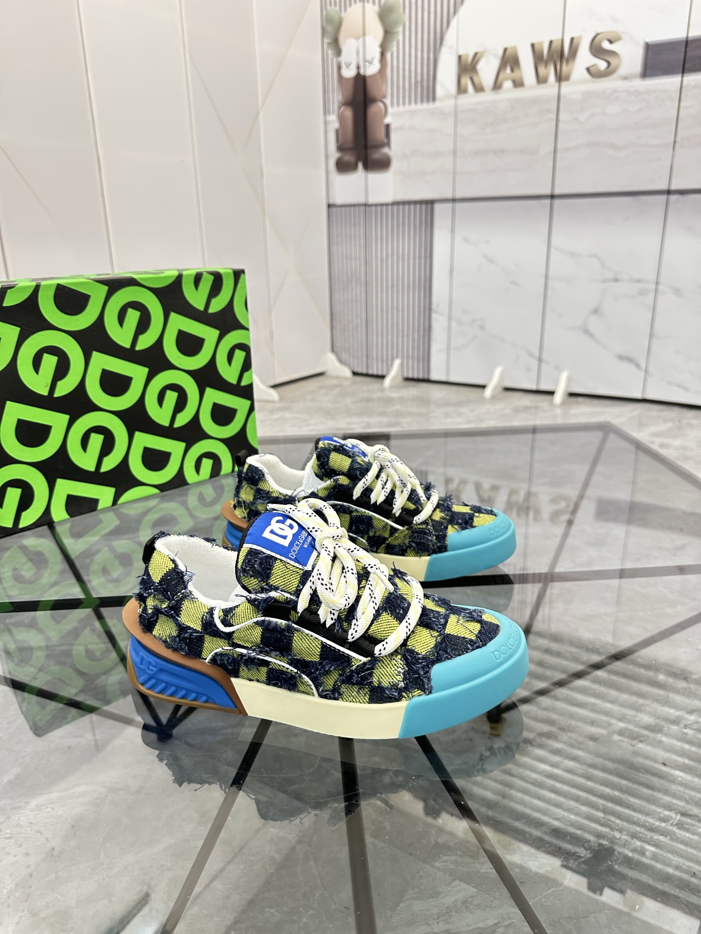 Precio de venta: P230 Marca del producto: DG "Dolce & Gabbana*" Low-top Casual Shoes Talla: 35-45 (S