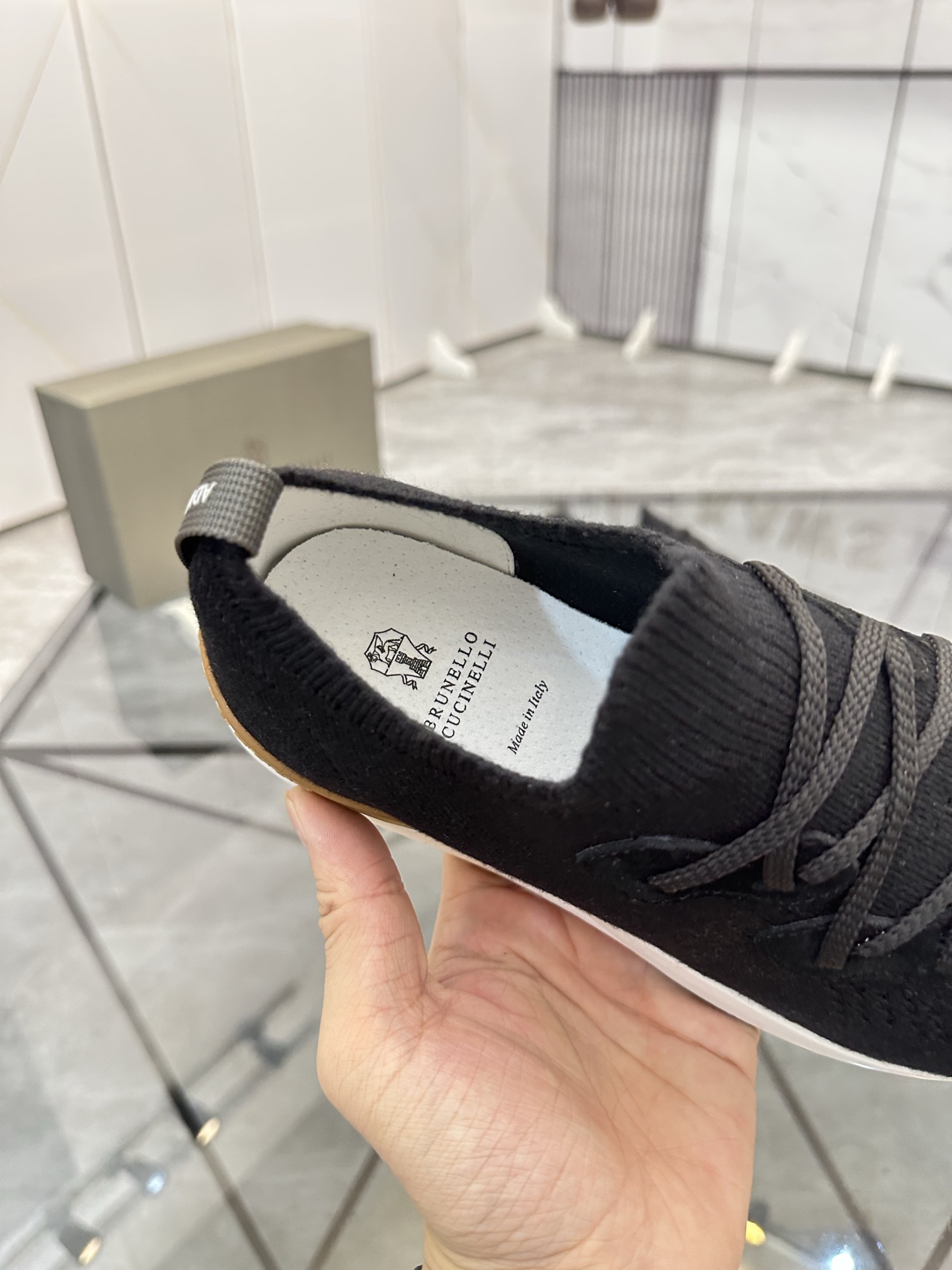 Precio de venta: P170 Marca: Brunello Cucinelli* "BC*" Low-top Casual Shoes Talla: 38-44(se puede pe