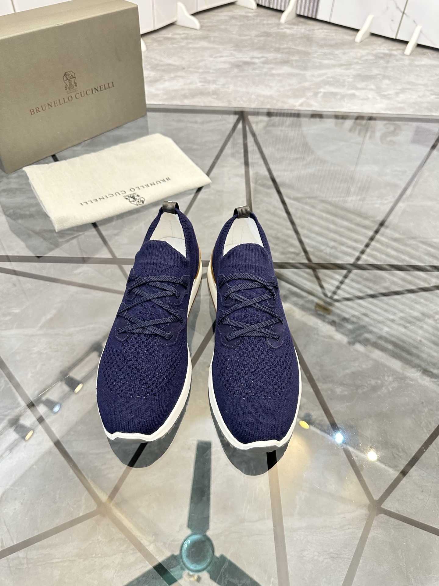 Precio de venta: P170 Marca: Brunello Cucinelli* "BC*" Low-top Casual Shoes Talla: 38-44(se puede pe