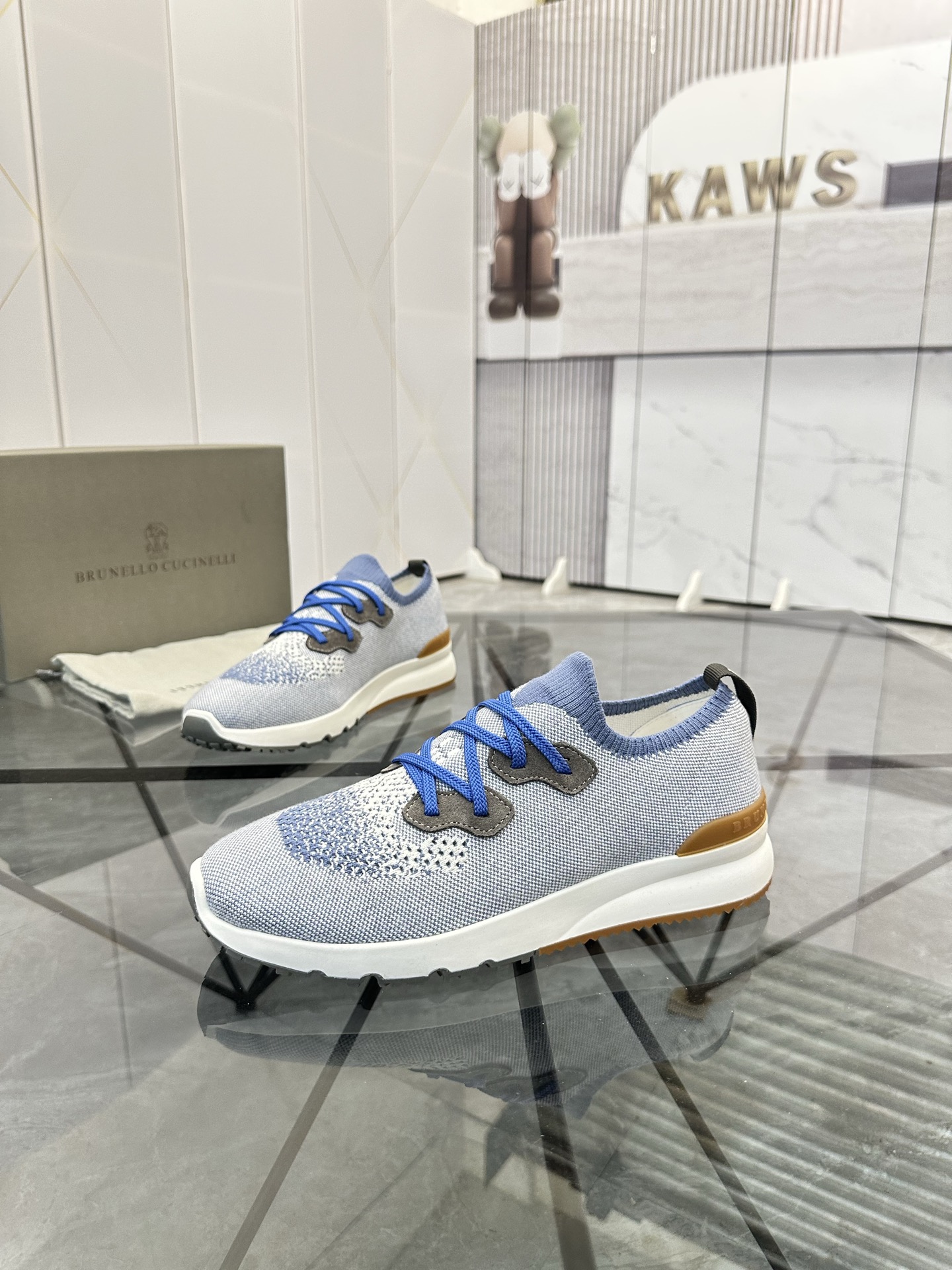 Precio de venta: P170 Marca: Brunello Cucinelli* 