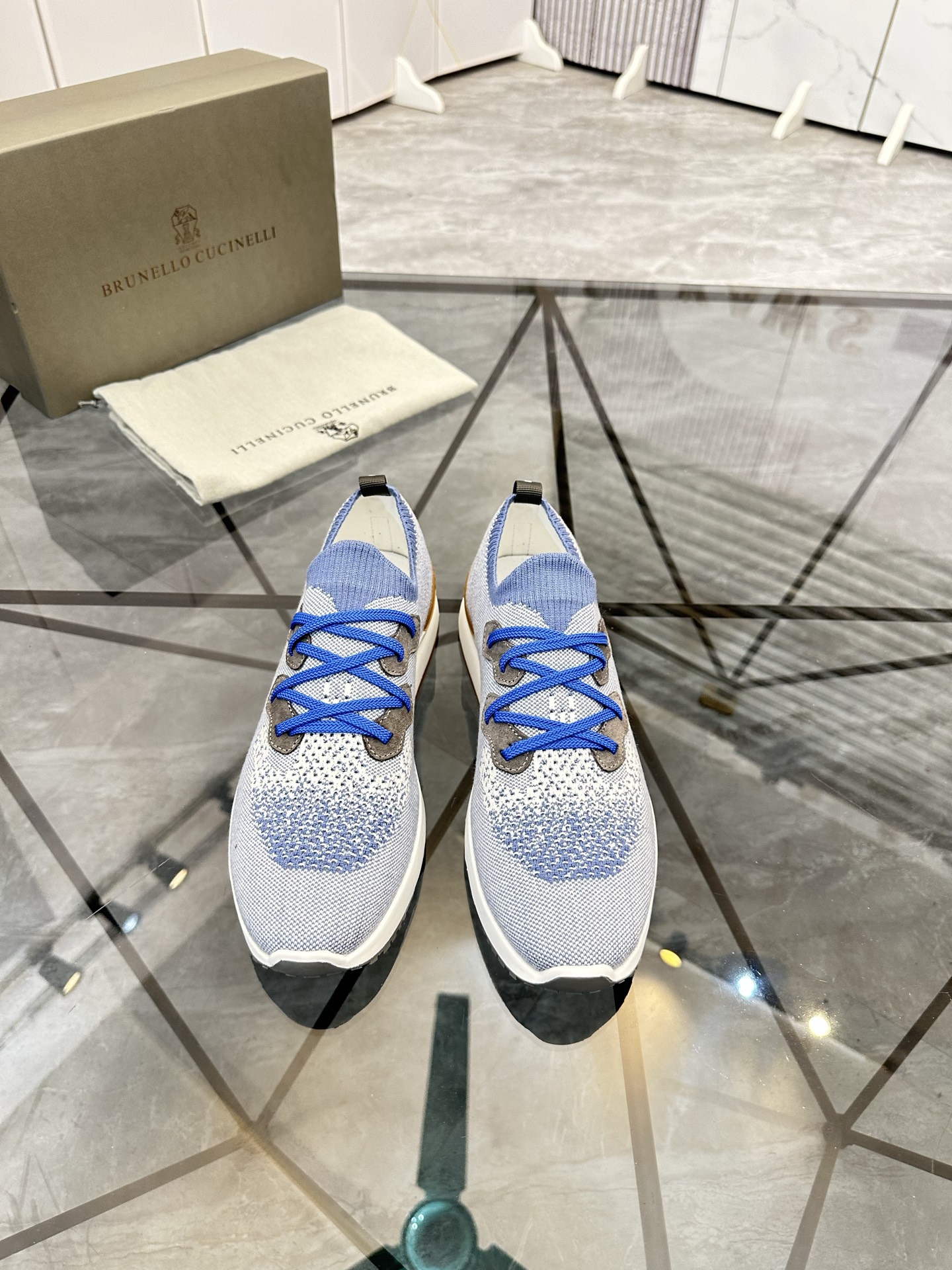 Precio de venta: P170 Marca: Brunello Cucinelli* "BC*" Low-top Casual Shoes Talla: 38-44(se puede pe