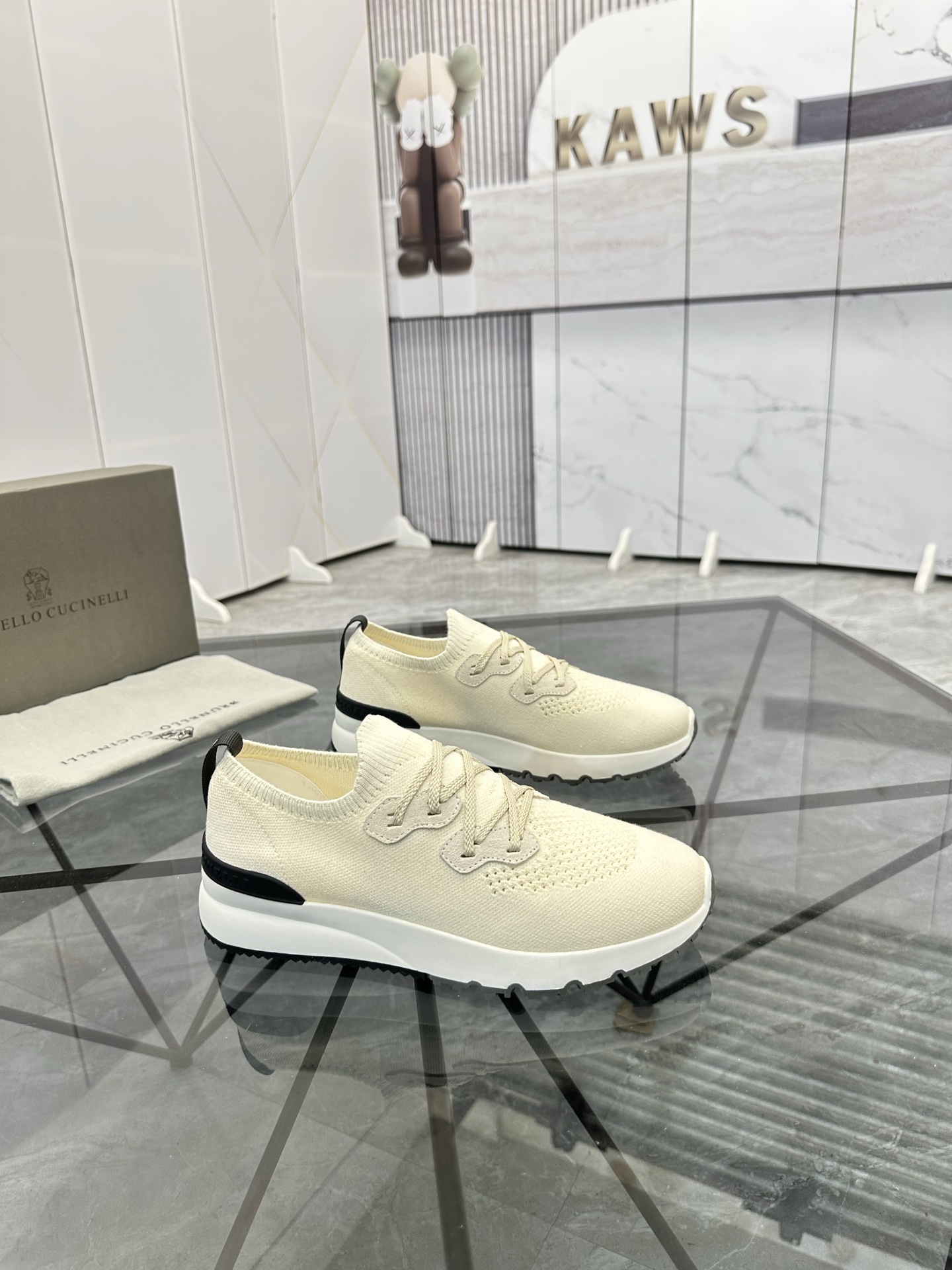 Precio de venta: P170 Marca: Brunello Cucinelli* "BC*" Low-top Casual Shoes Talla: 38-44(se puede pe