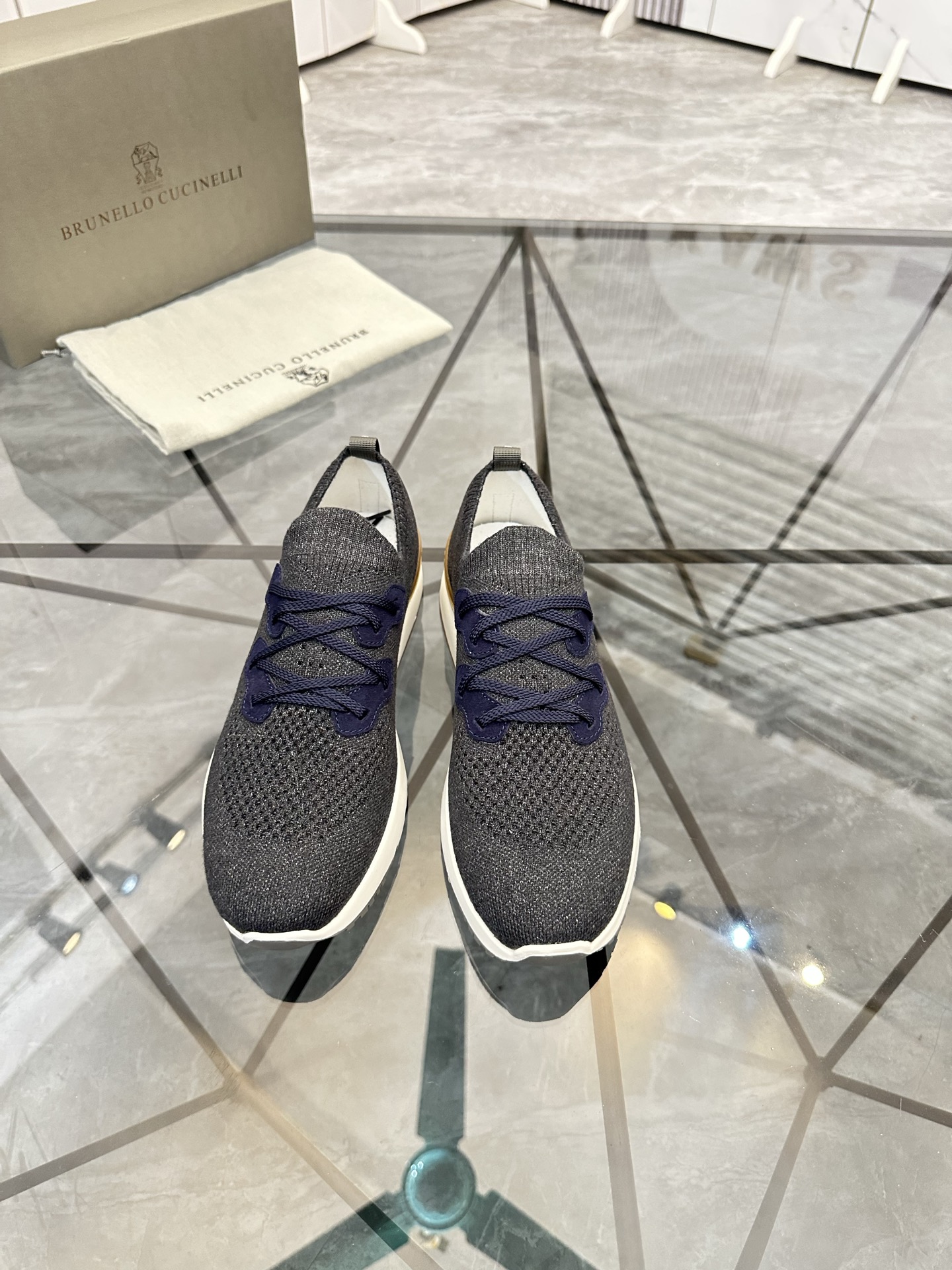 Precio de venta: P170 Marca: Brunello Cucinelli* "BC*" Low-top Casual Shoes Talla: 38-44(se puede pe