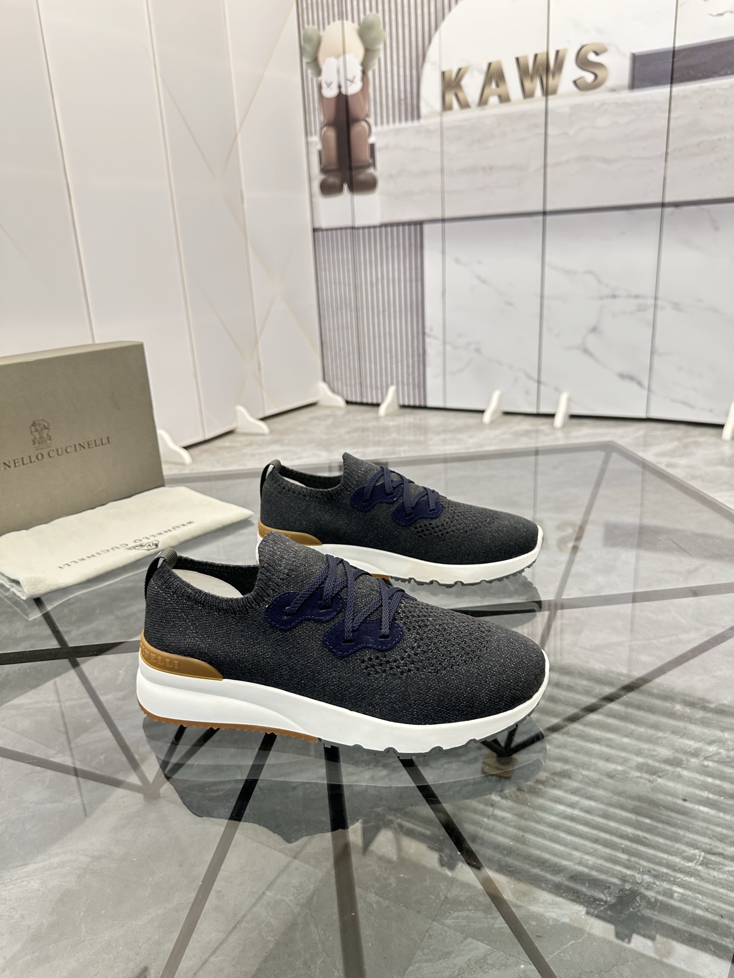 Precio de venta: P170 Marca: Brunello Cucinelli* "BC*" Low-top Casual Shoes Talla: 38-44(se puede pe