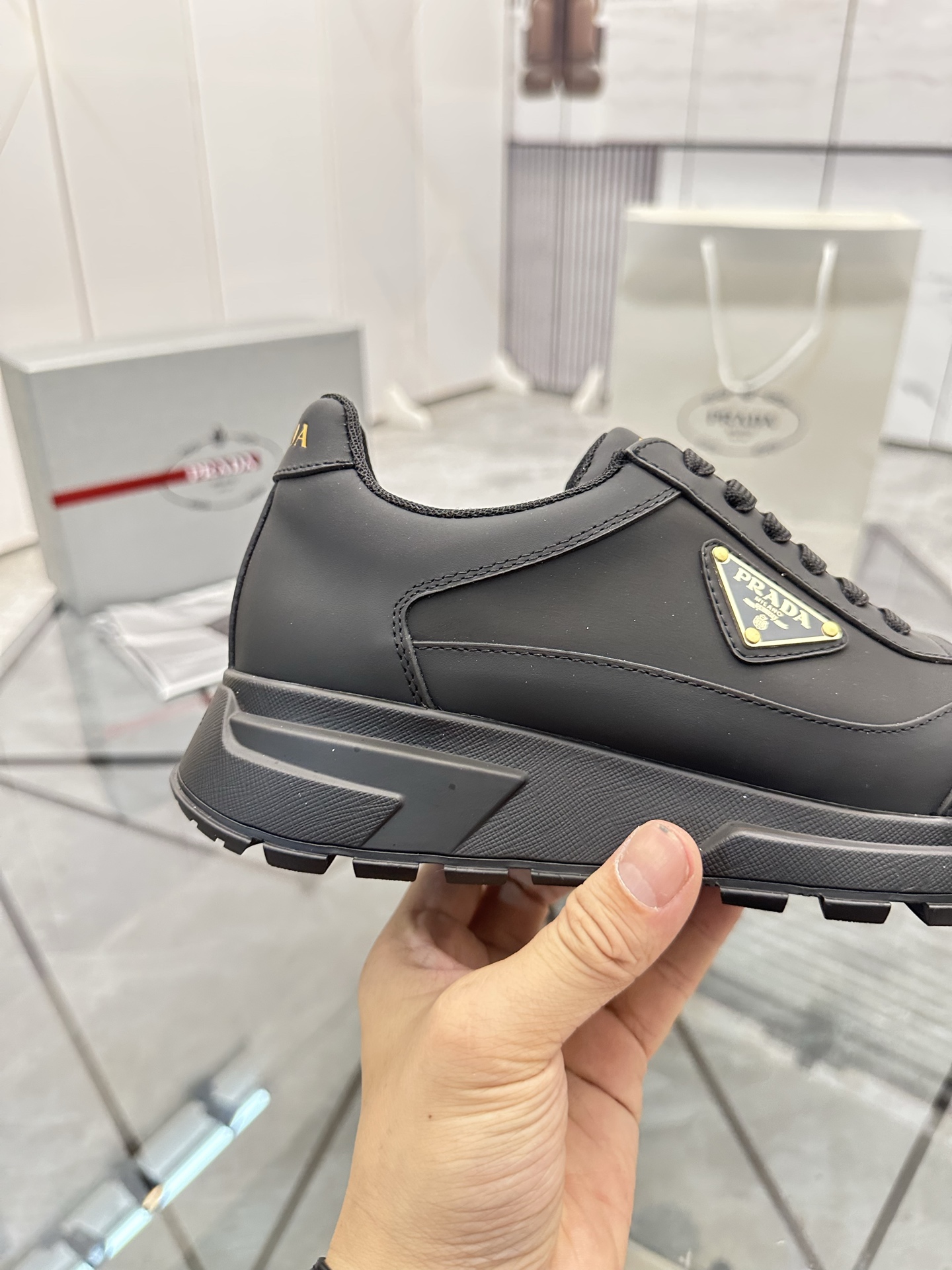 Precio de venta: P270 Artículos de alta gama y máxima calidadMarca: Prada *"Prada*" mocasines de cañ