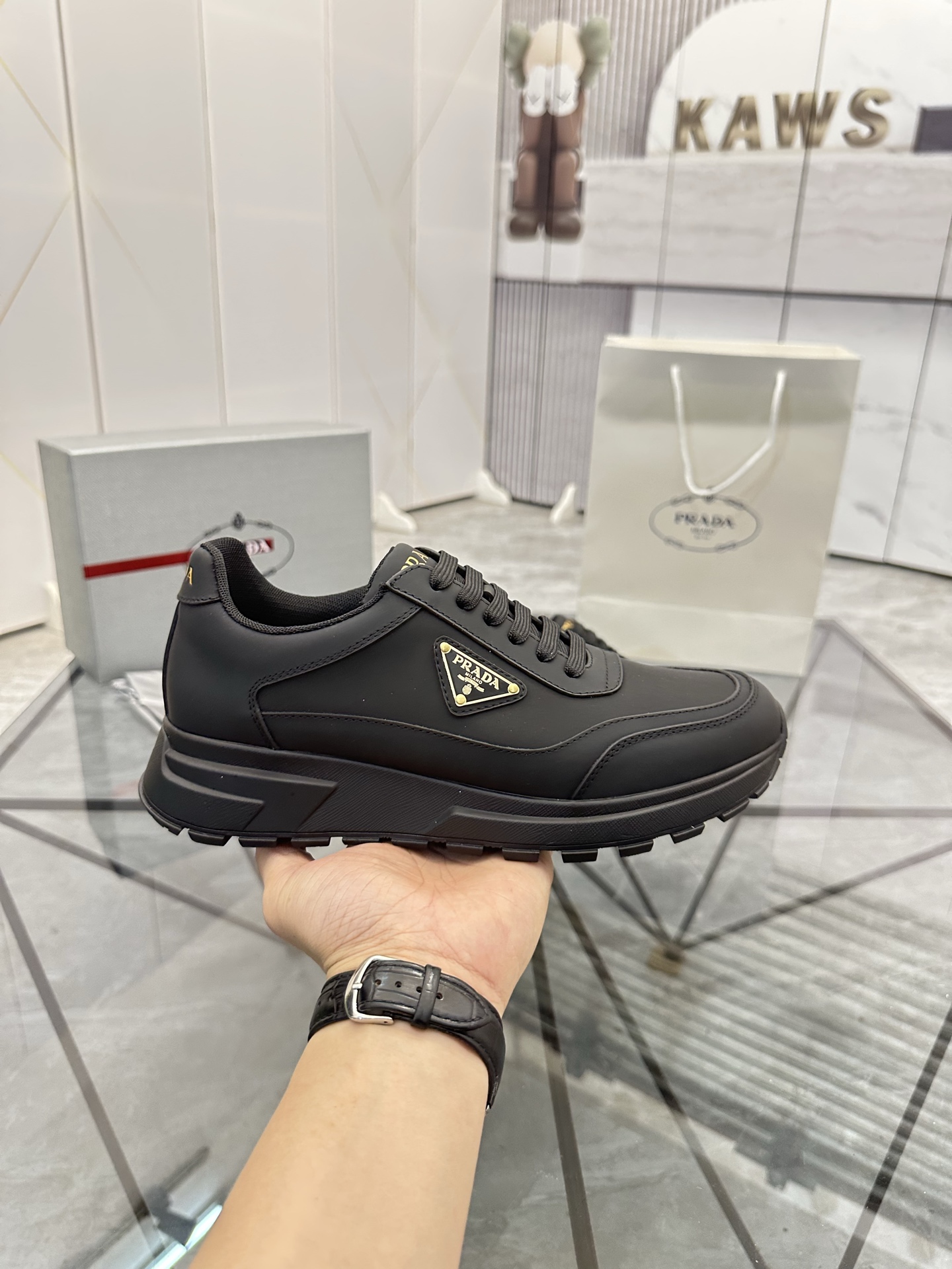 Precio de venta: P270 Artículos de alta gama y máxima calidadMarca: Prada *"Prada*" mocasines de cañ