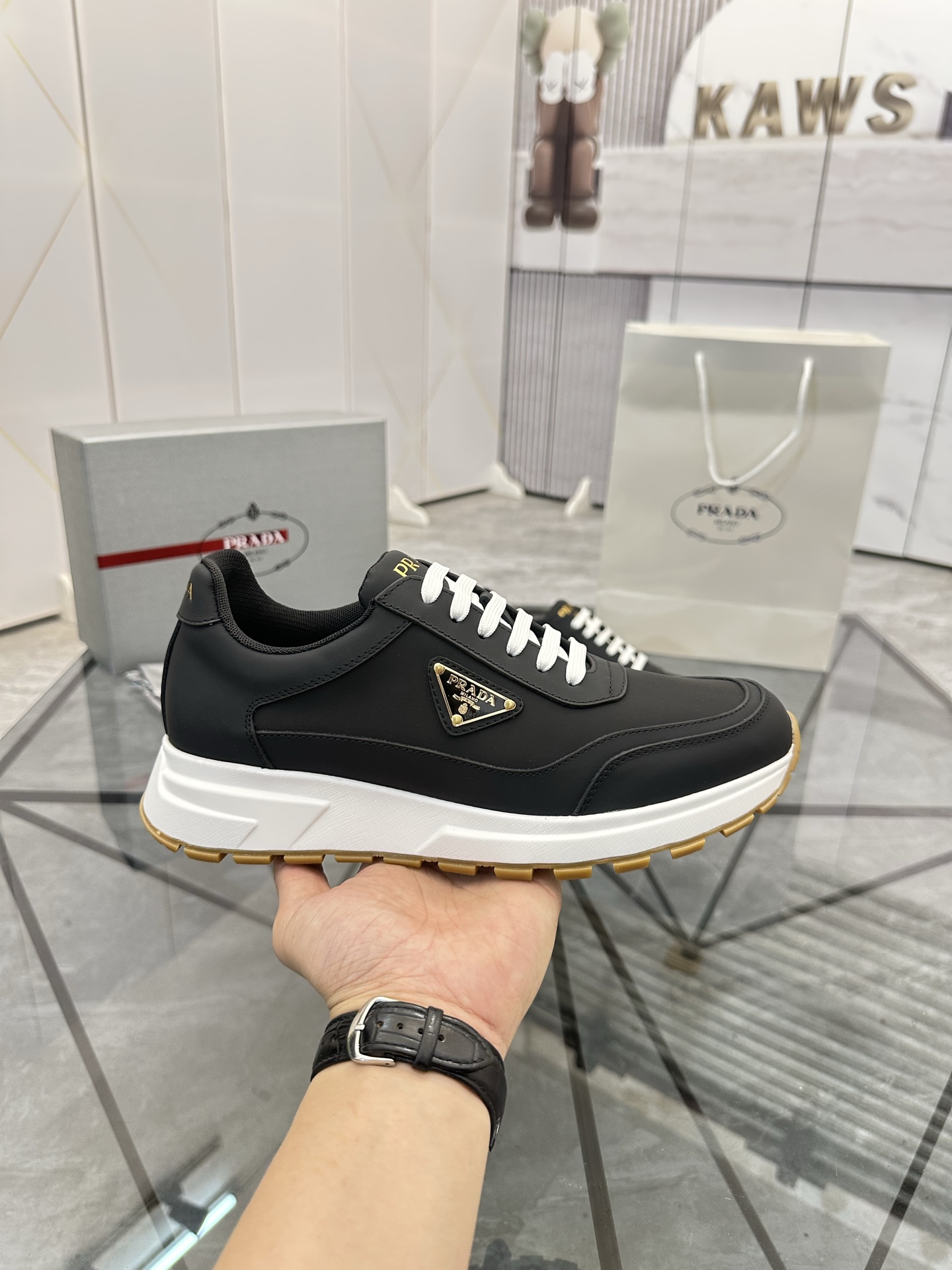 Precio de venta: P270 Artículos de alta gama y máxima calidadMarca: Prada *"Prada*" mocasines de cañ