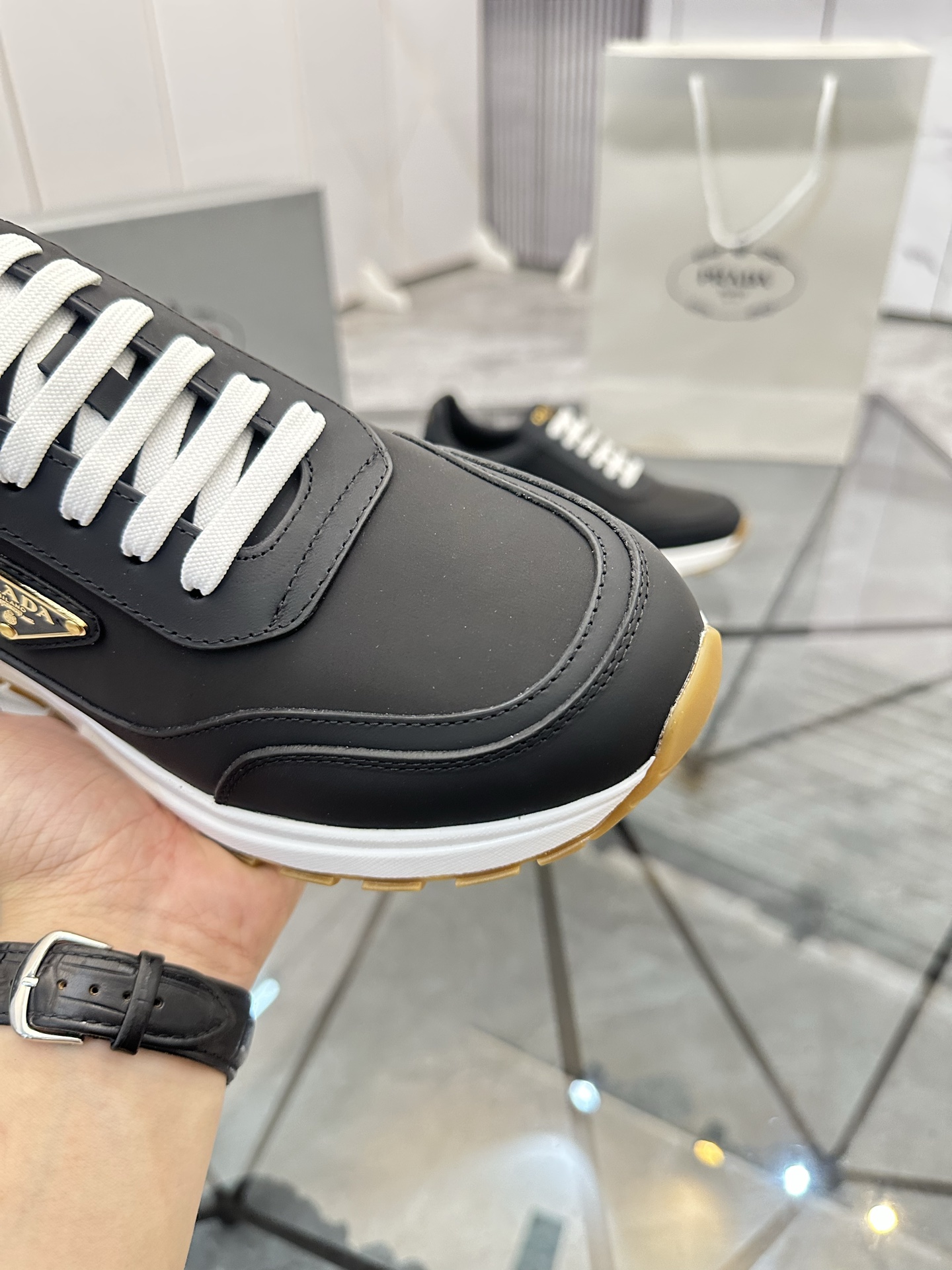 Precio de venta: P270 Artículos de alta gama y máxima calidadMarca: Prada *"Prada*" mocasines de cañ