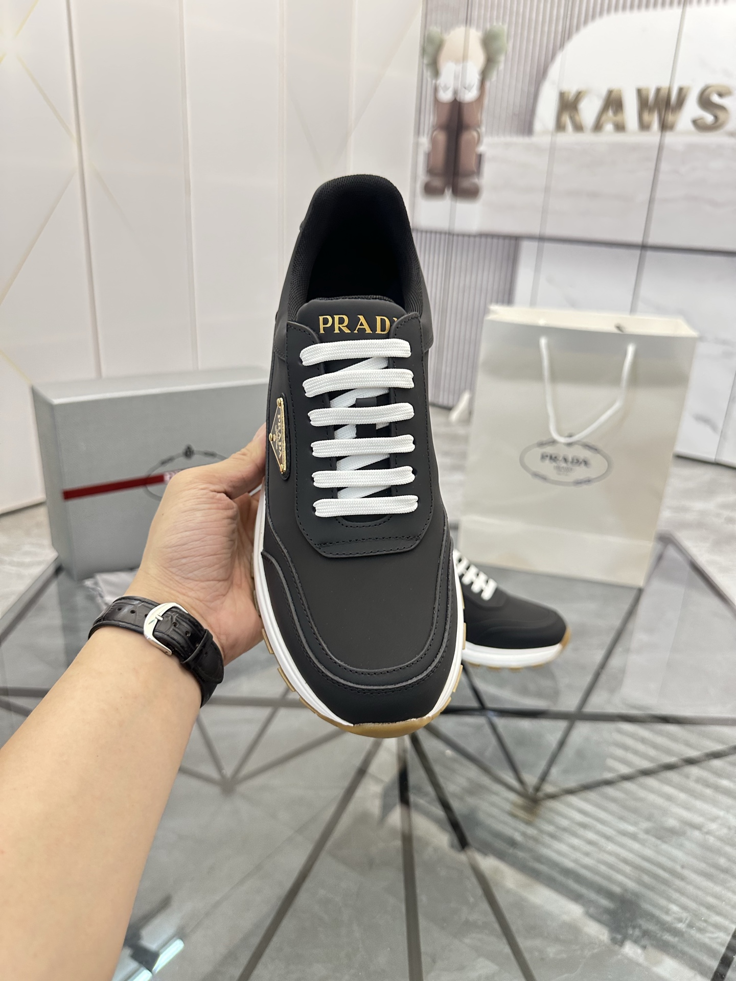 Precio de venta: P270 Artículos de alta gama y máxima calidadMarca: Prada *"Prada*" mocasines de cañ