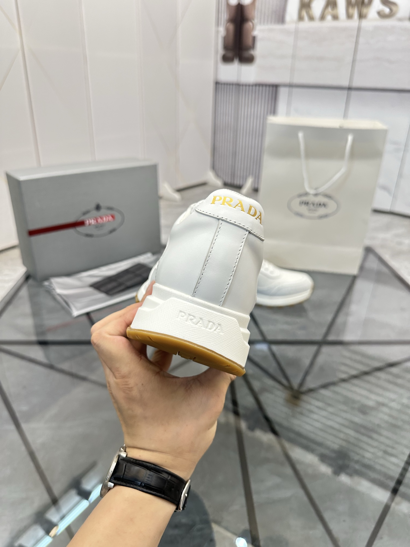 Precio de venta: P270 Artículos de alta gama y máxima calidadMarca: Prada *"Prada*" mocasines de cañ