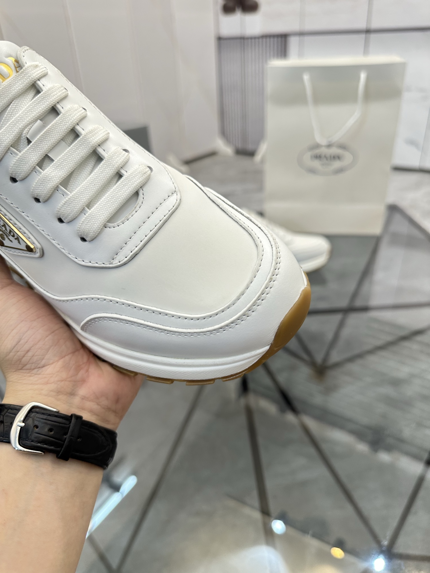 Precio de venta: P270 Artículos de alta gama y máxima calidadMarca: Prada *"Prada*" mocasines de cañ