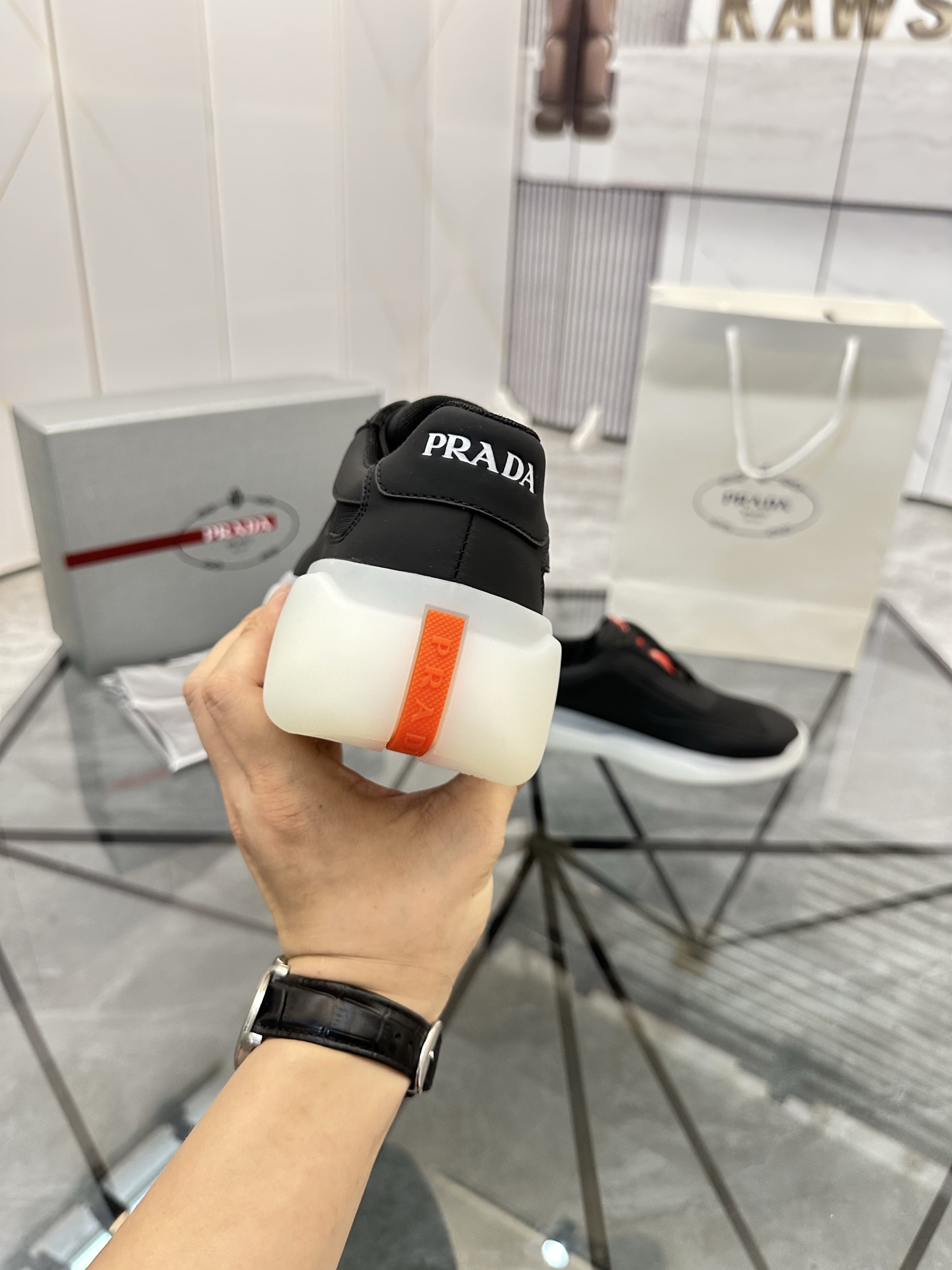 Precio de venta: P290 Artículos de alta gama y máxima calidadMarca: Prada *"Prada*" mocasines de cañ