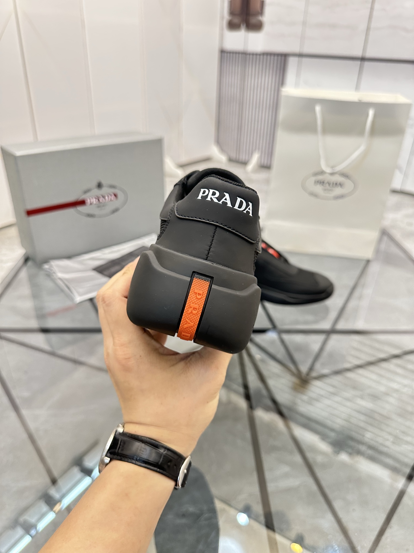 Precio de venta: P290 Artículos de alta gama y máxima calidadMarca: Prada *"Prada*" mocasines de cañ