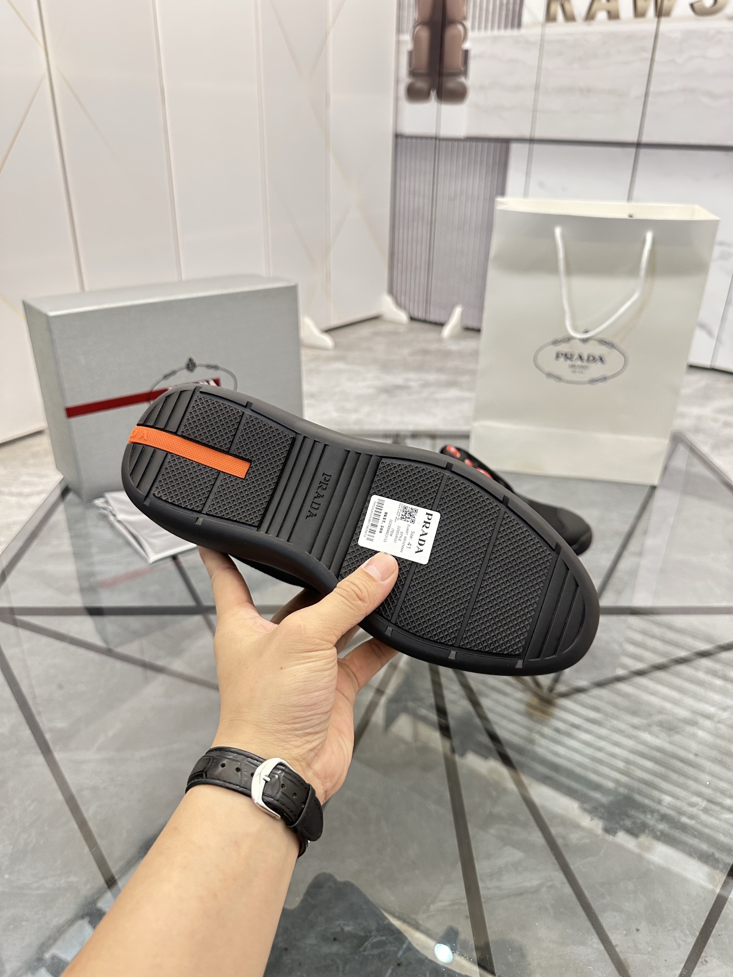 Precio de venta: P290 Artículos de alta gama y máxima calidadMarca: Prada *"Prada*" mocasines de cañ