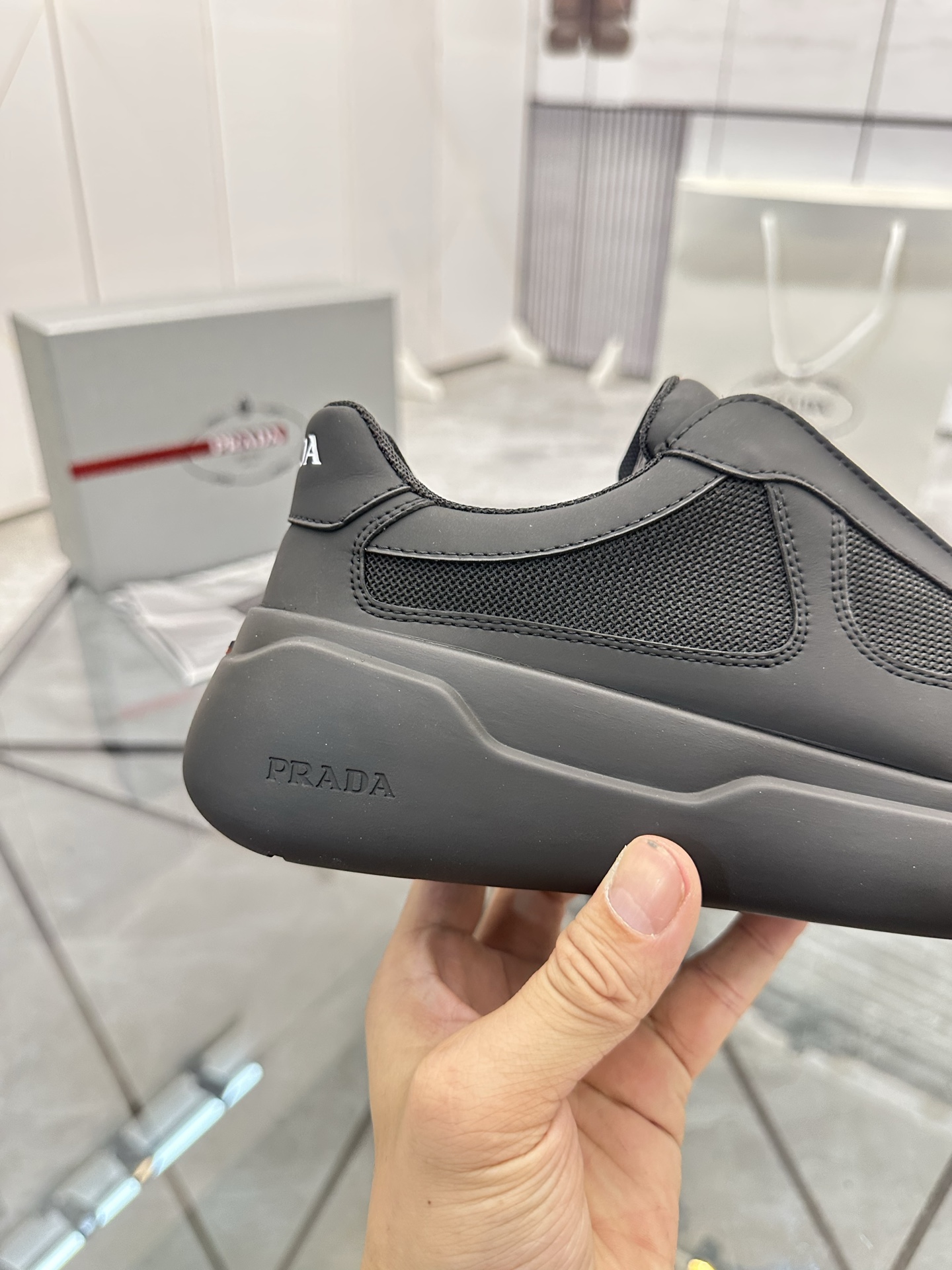 Precio de venta: P290 Artículos de alta gama y máxima calidadMarca: Prada *"Prada*" mocasines de cañ