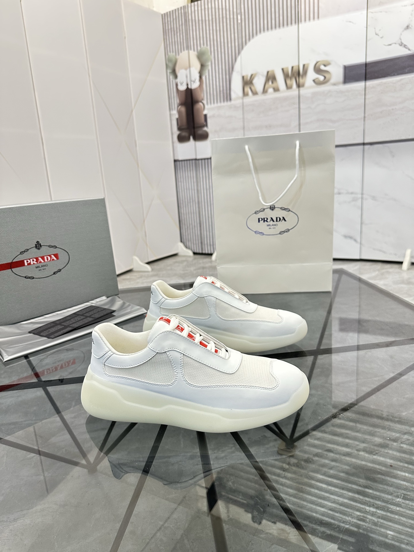 Precio de venta: P290 Artículos de alta gama y máxima calidadMarca: Prada *"Prada*" mocasines de cañ
