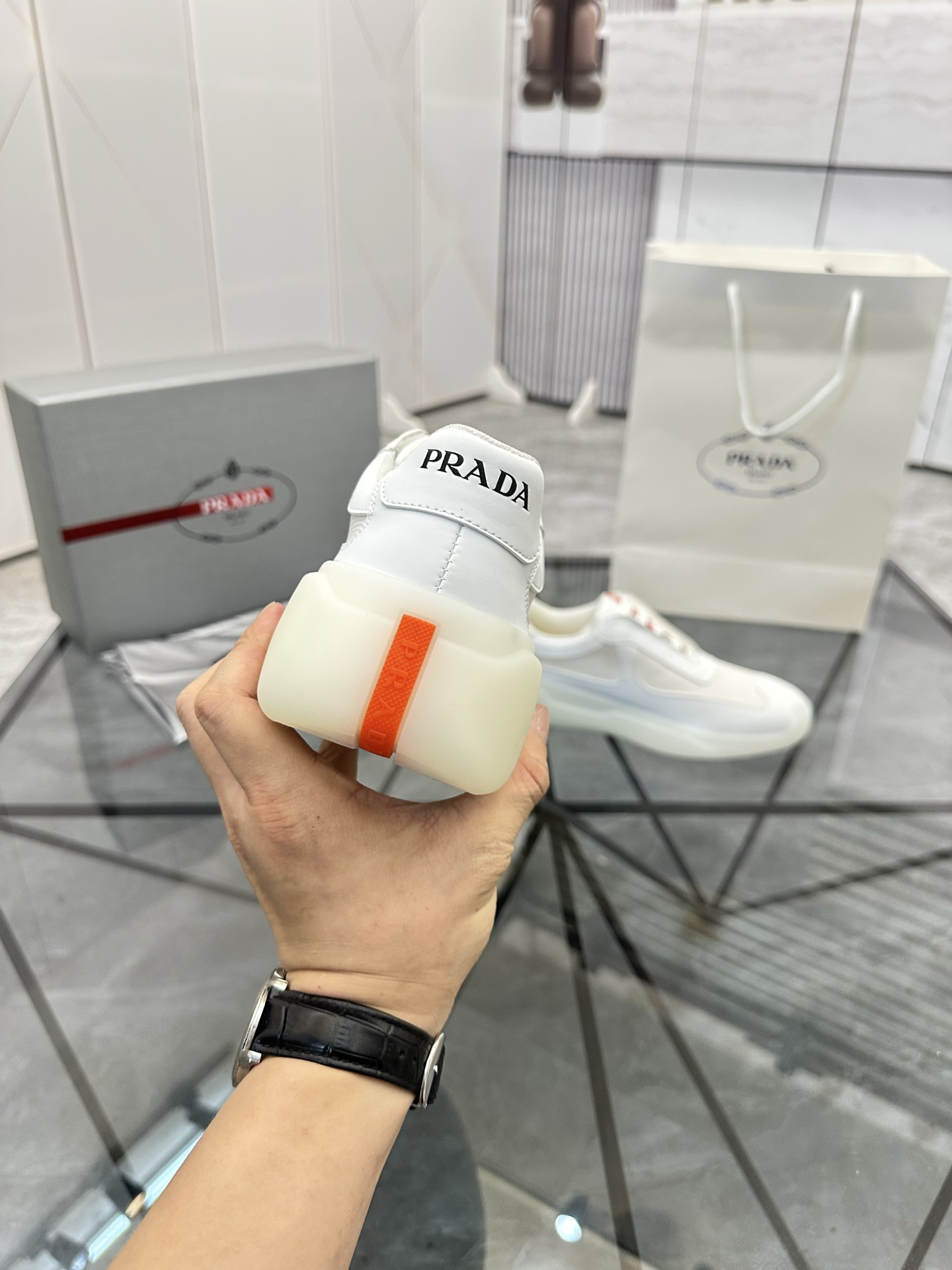 Precio de venta: P290 Artículos de alta gama y máxima calidadMarca: Prada *"Prada*" mocasines de cañ