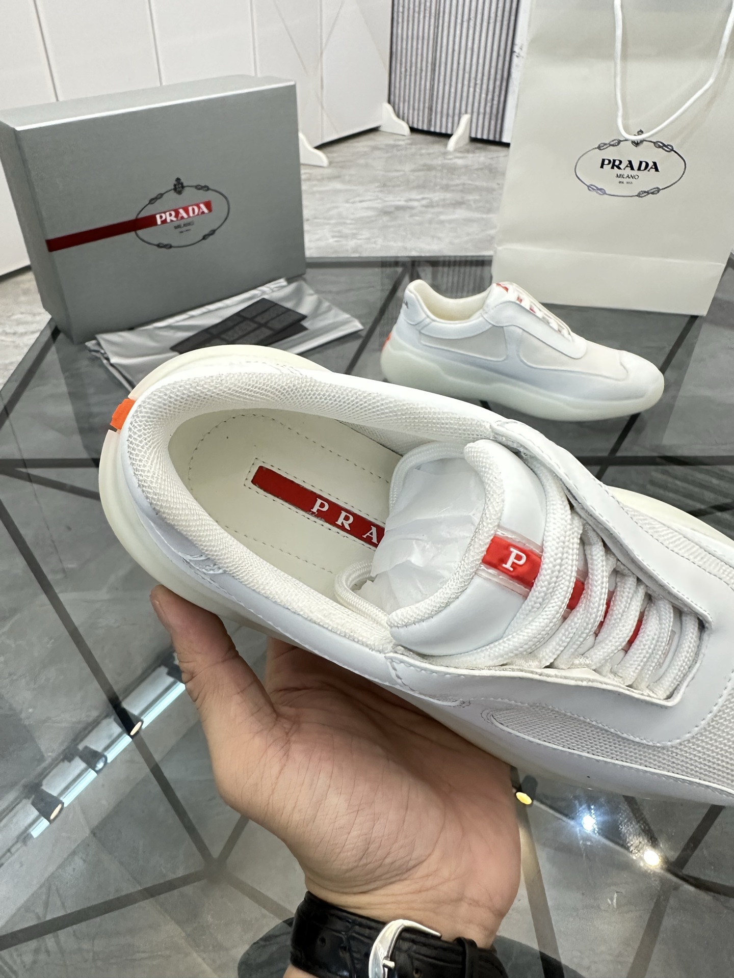 Precio de venta: P290 Artículos de alta gama y máxima calidadMarca: Prada *"Prada*" mocasines de cañ