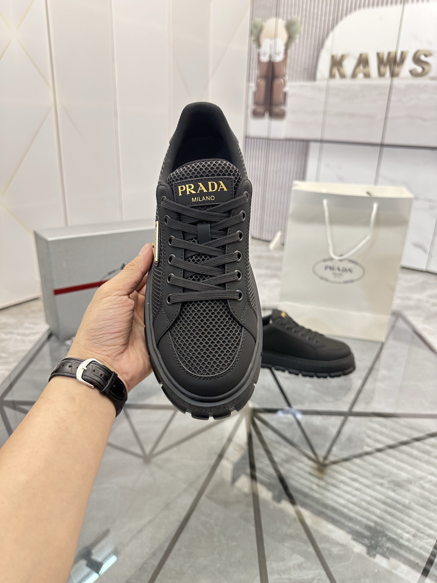 Precio de venta: P270 De gama alta de bienes de alta calidad Marca: Prada * "Prada *" zapatos casual