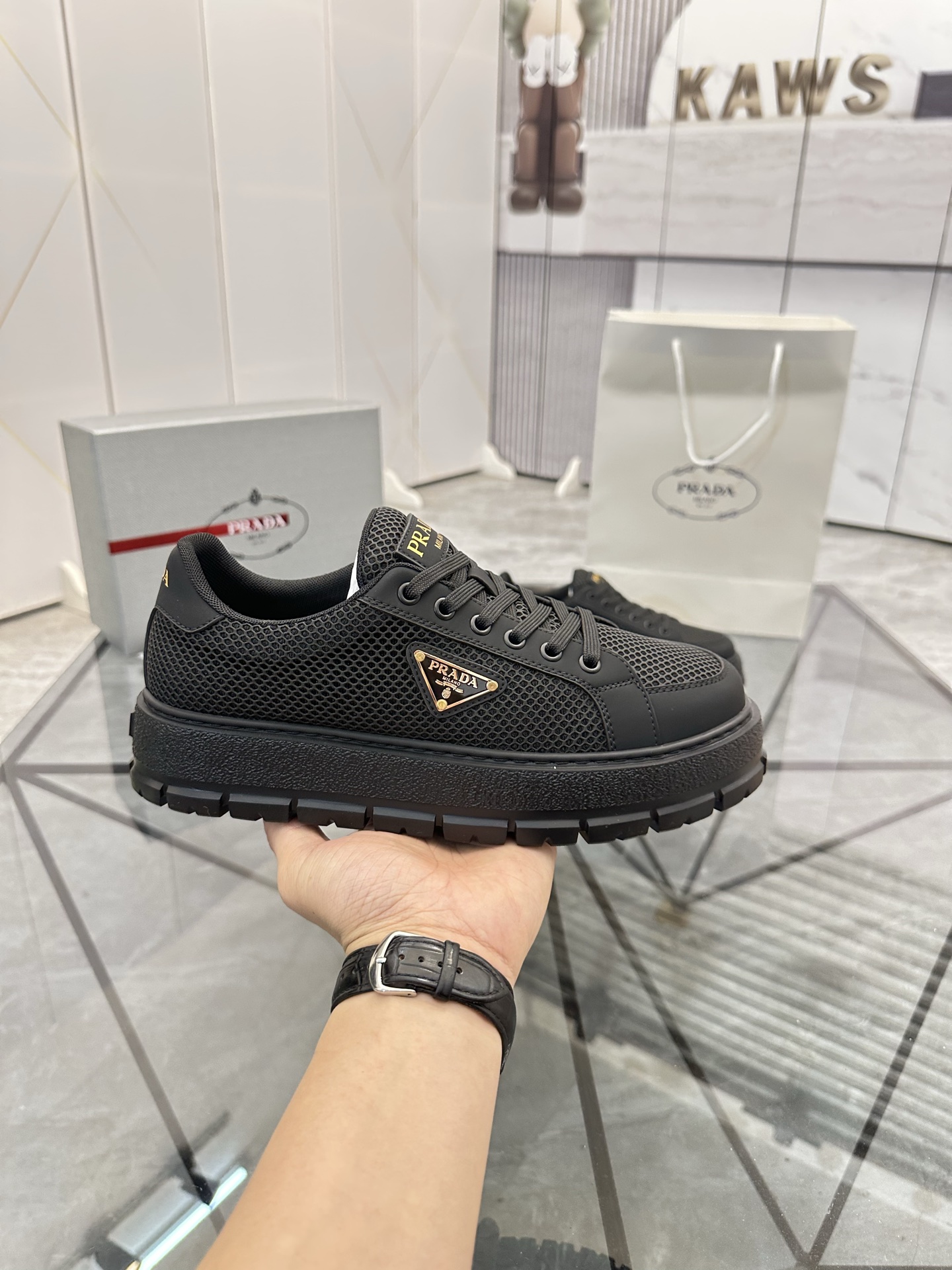 Precio de venta: P270 De gama alta de bienes de alta calidad Marca: Prada * "Prada *" zapatos casual
